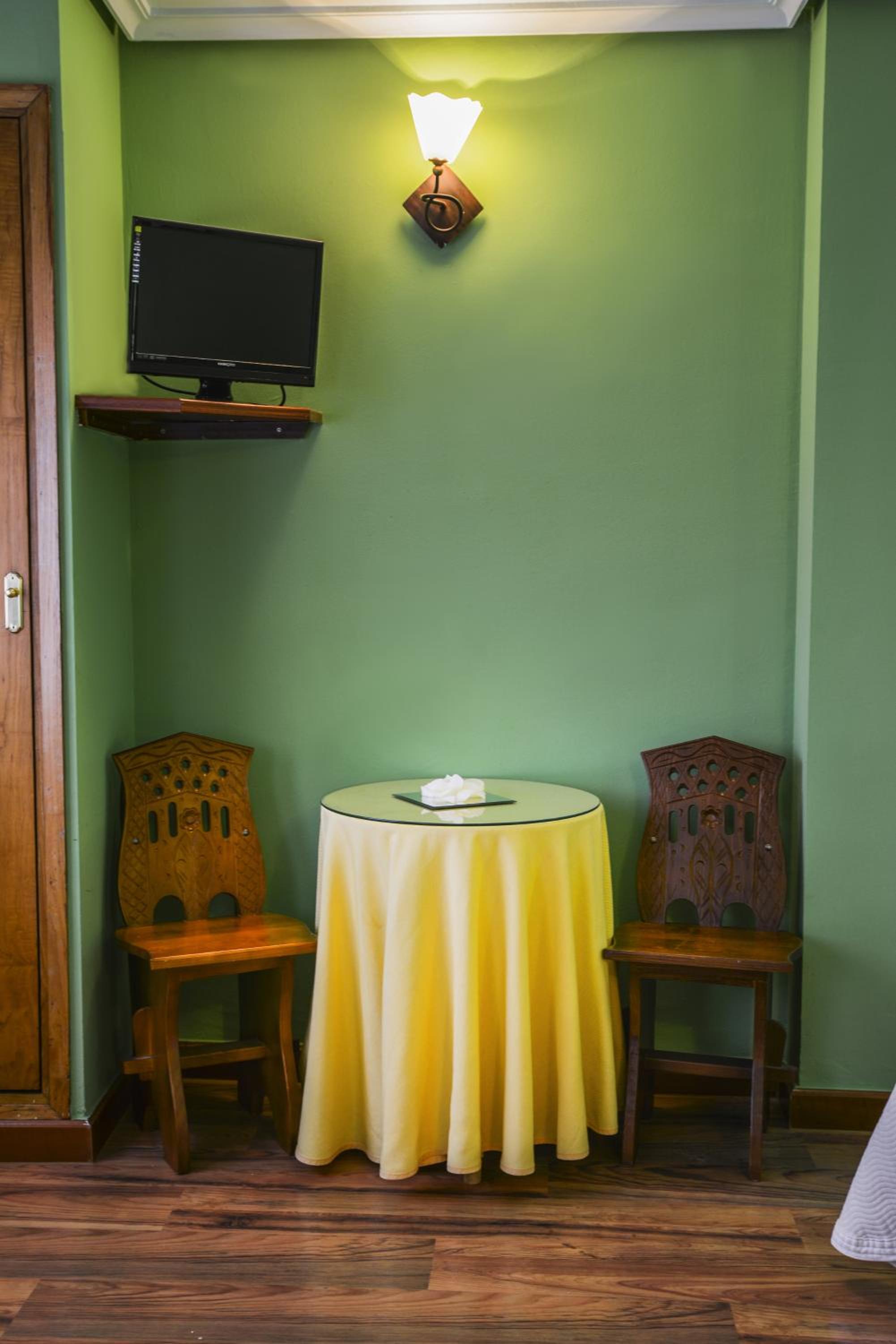 Family Room - Photo 7
