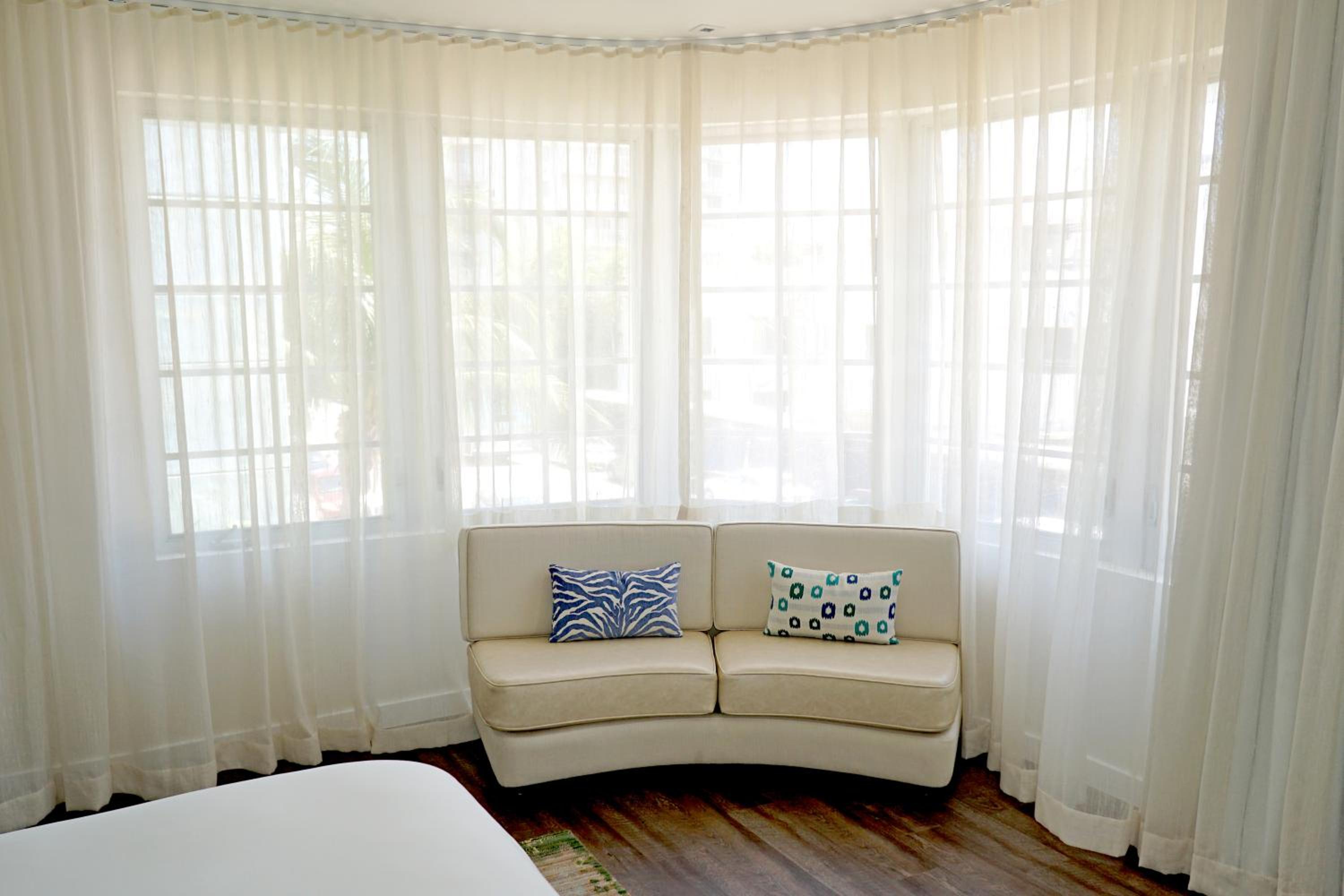 Premier Corner Suite - Photo 2