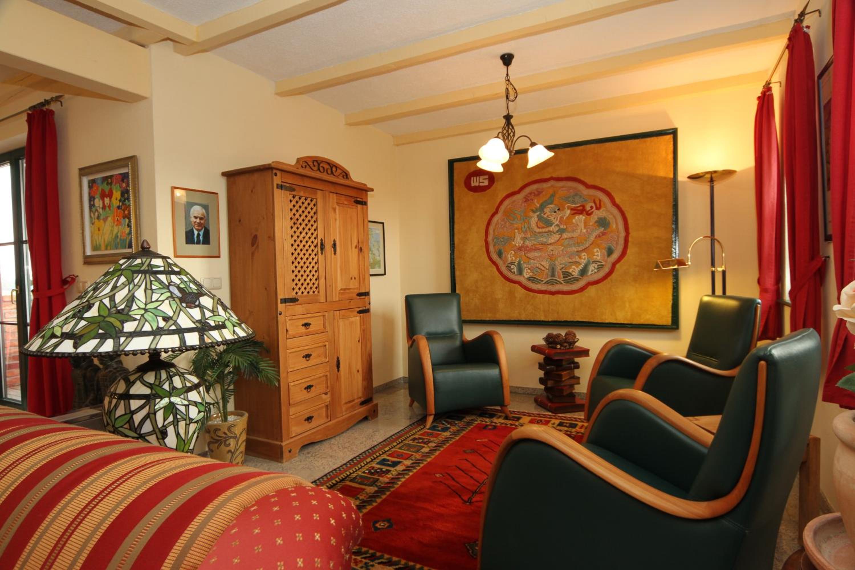 Three-Bedroom Apartment photo 1