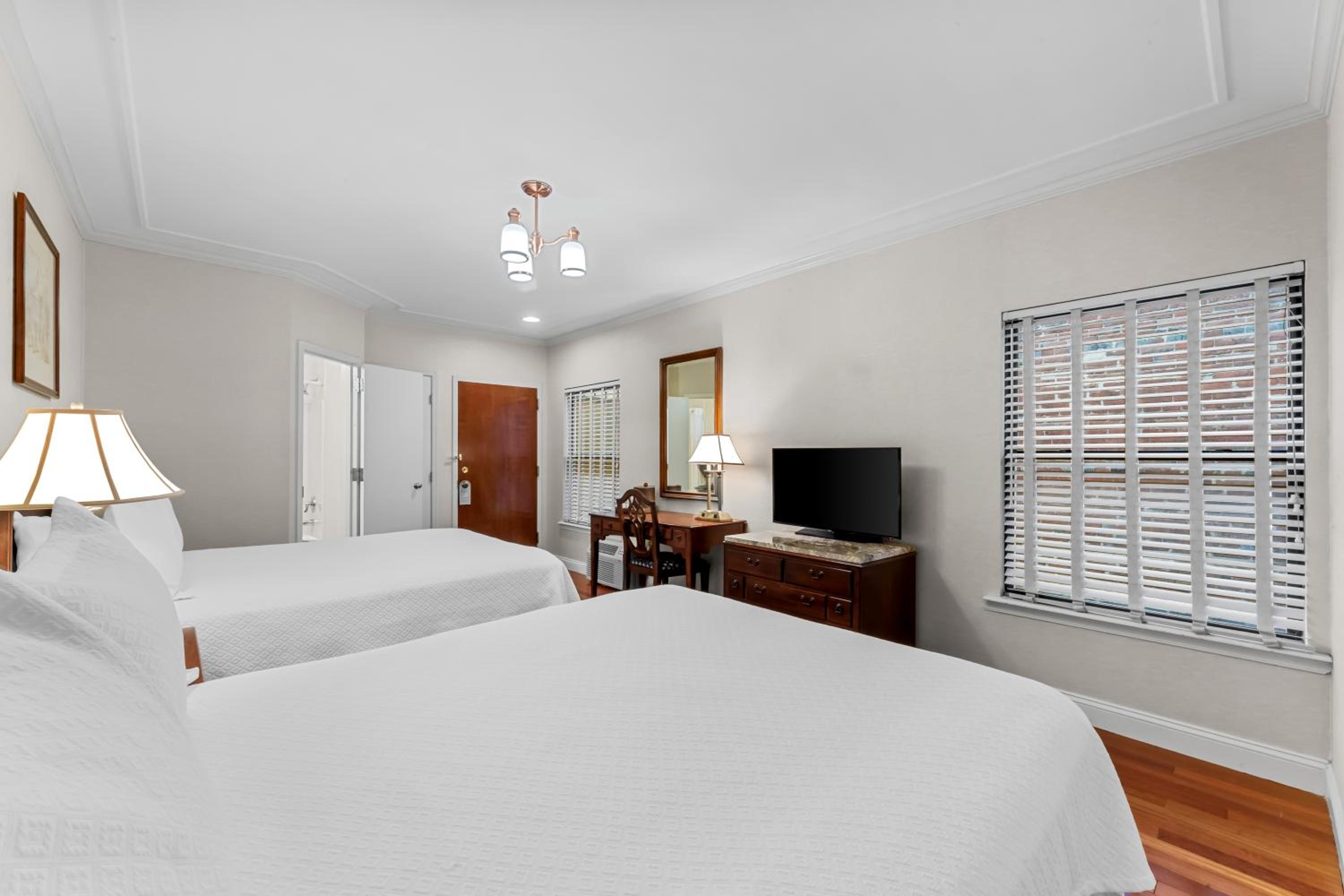 Double Room - Photo 2