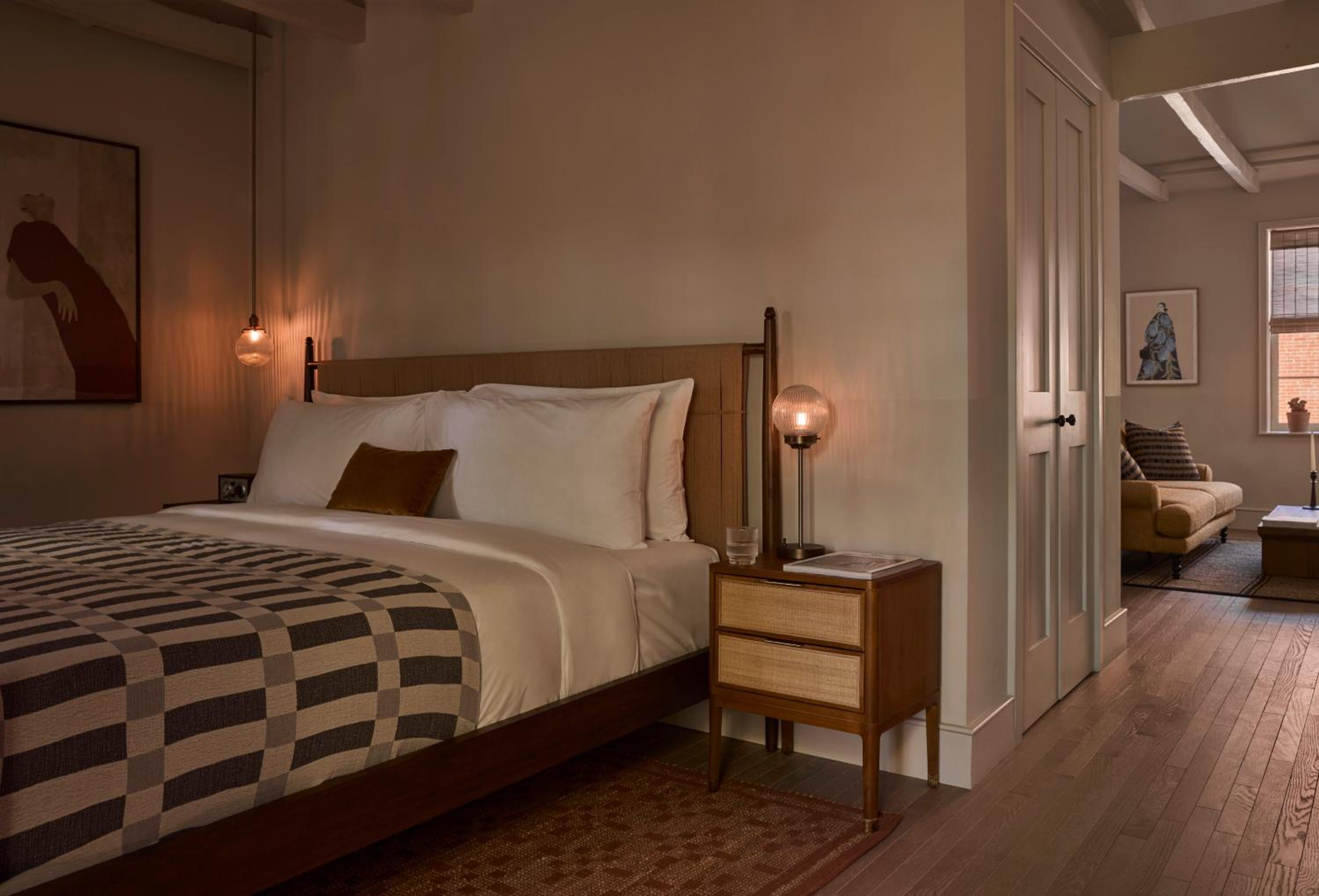 Deluxe Room (2 Adults + 1 Child)