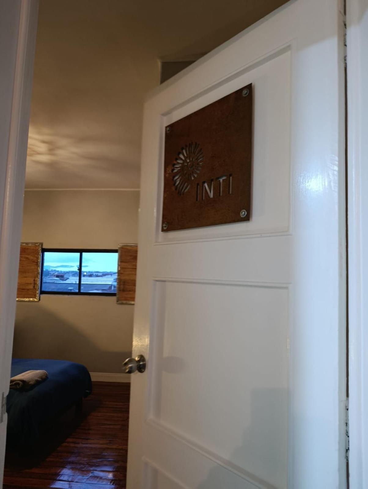 Budget Twin Room photo 3