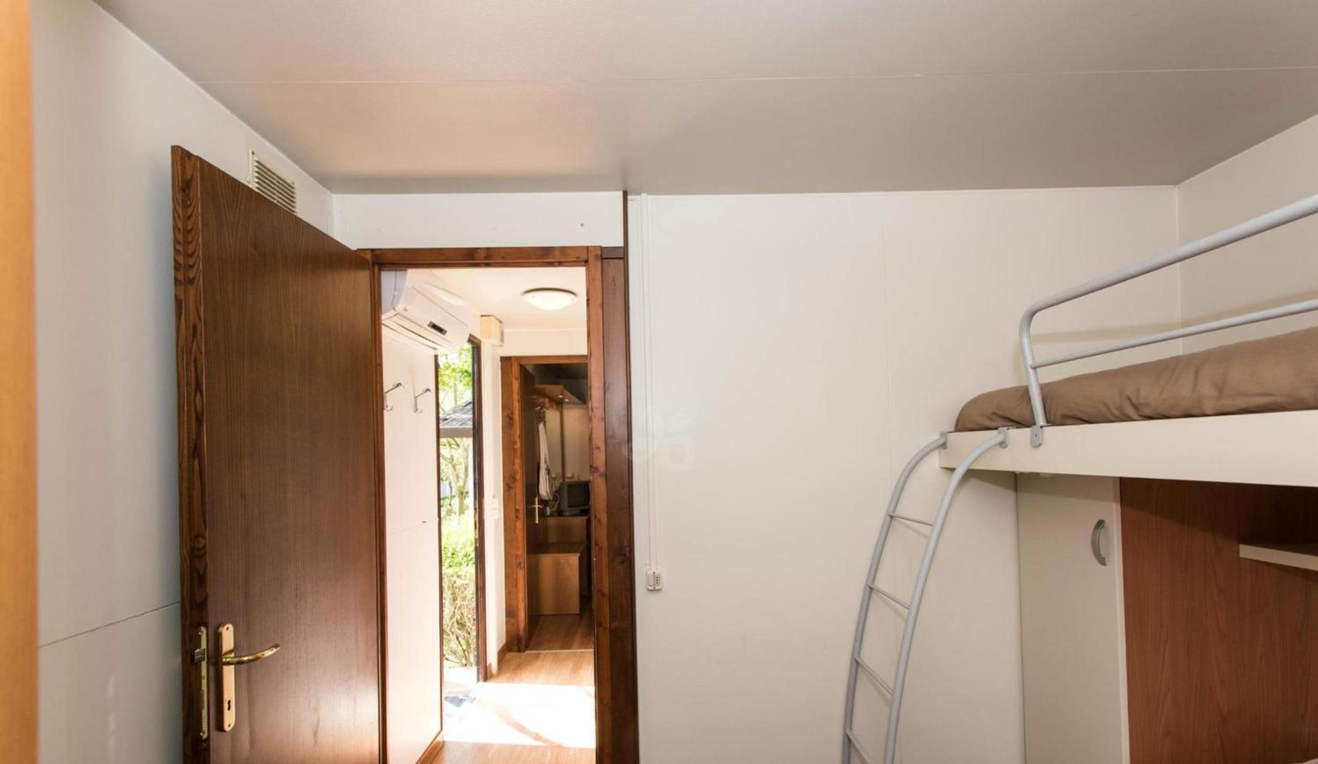 Bungalow (5 Adults) - Photo 10