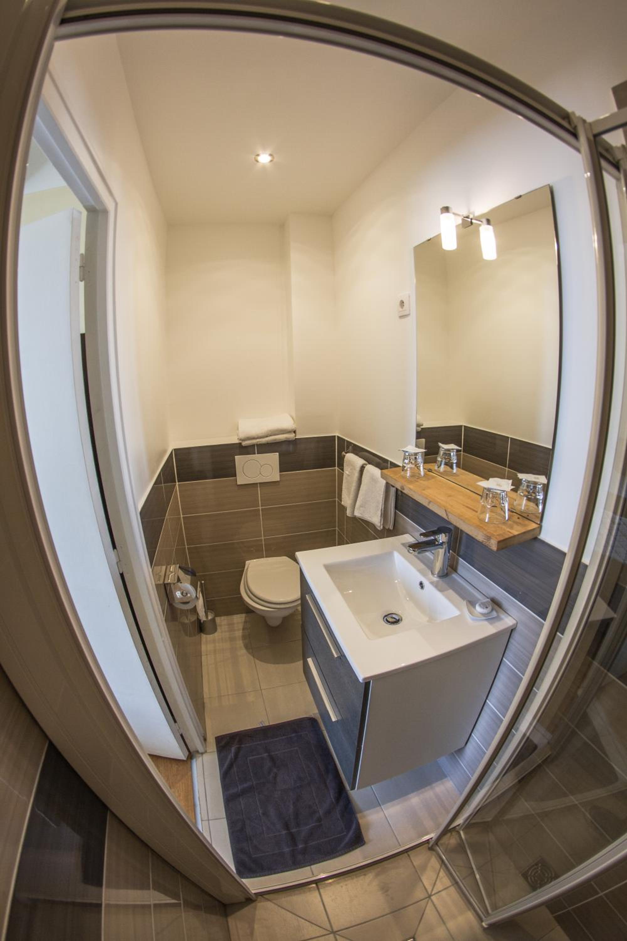 Twin Room - Photo 3