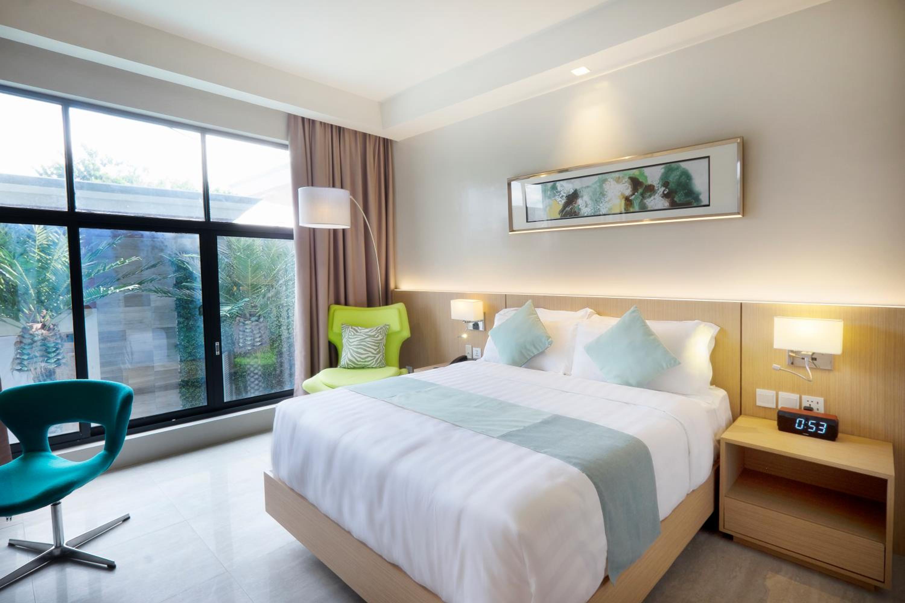 Deluxe Queen Room