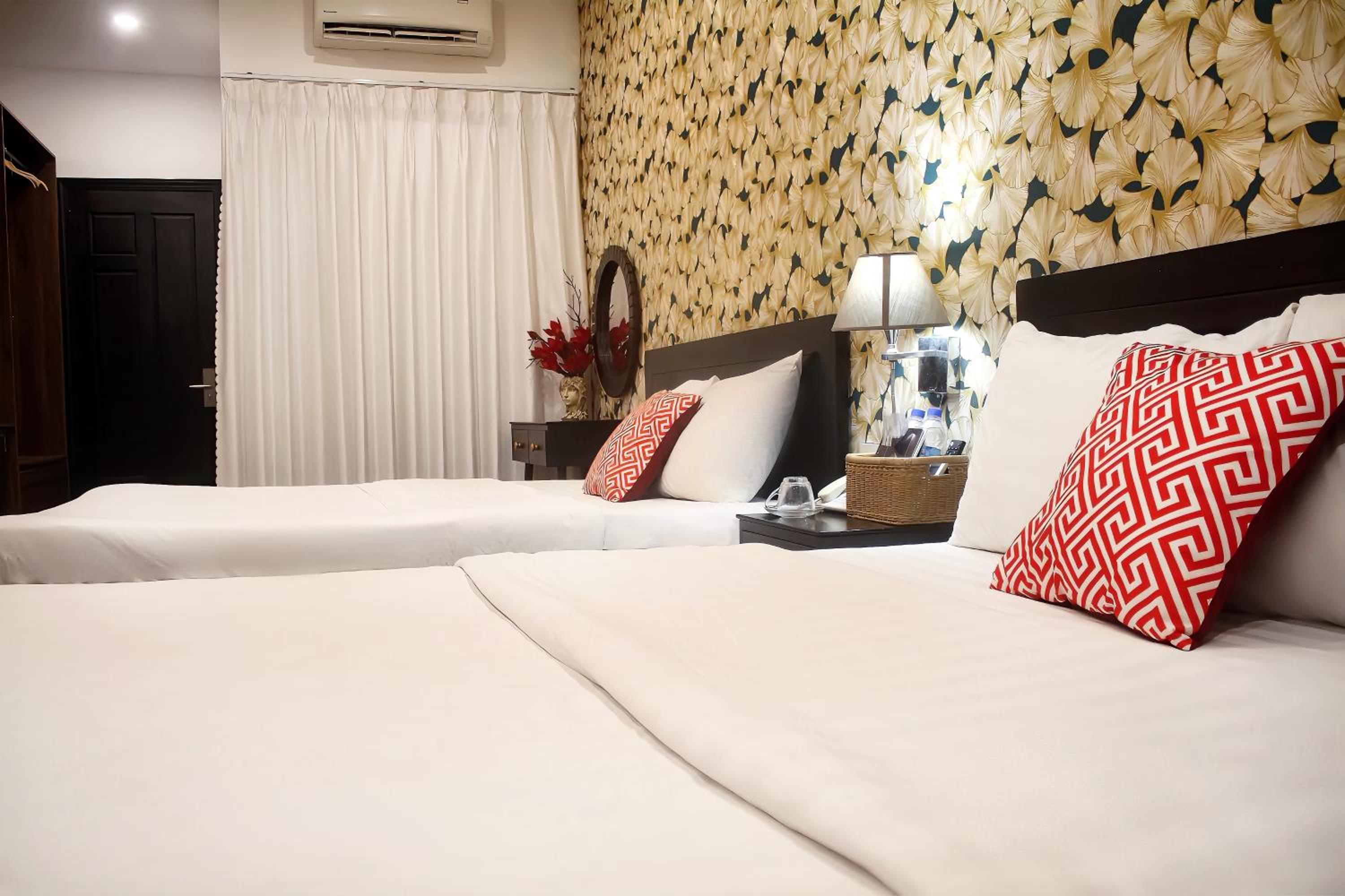 Superior Double Room with Two Double Beds photo 3