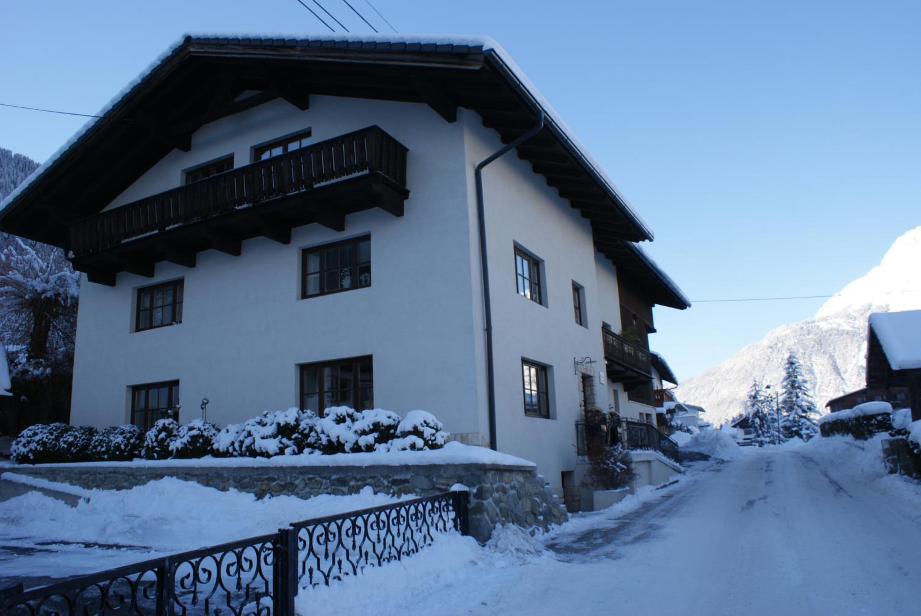 Two-Bedroom Apartment with Terrace - Photo 9