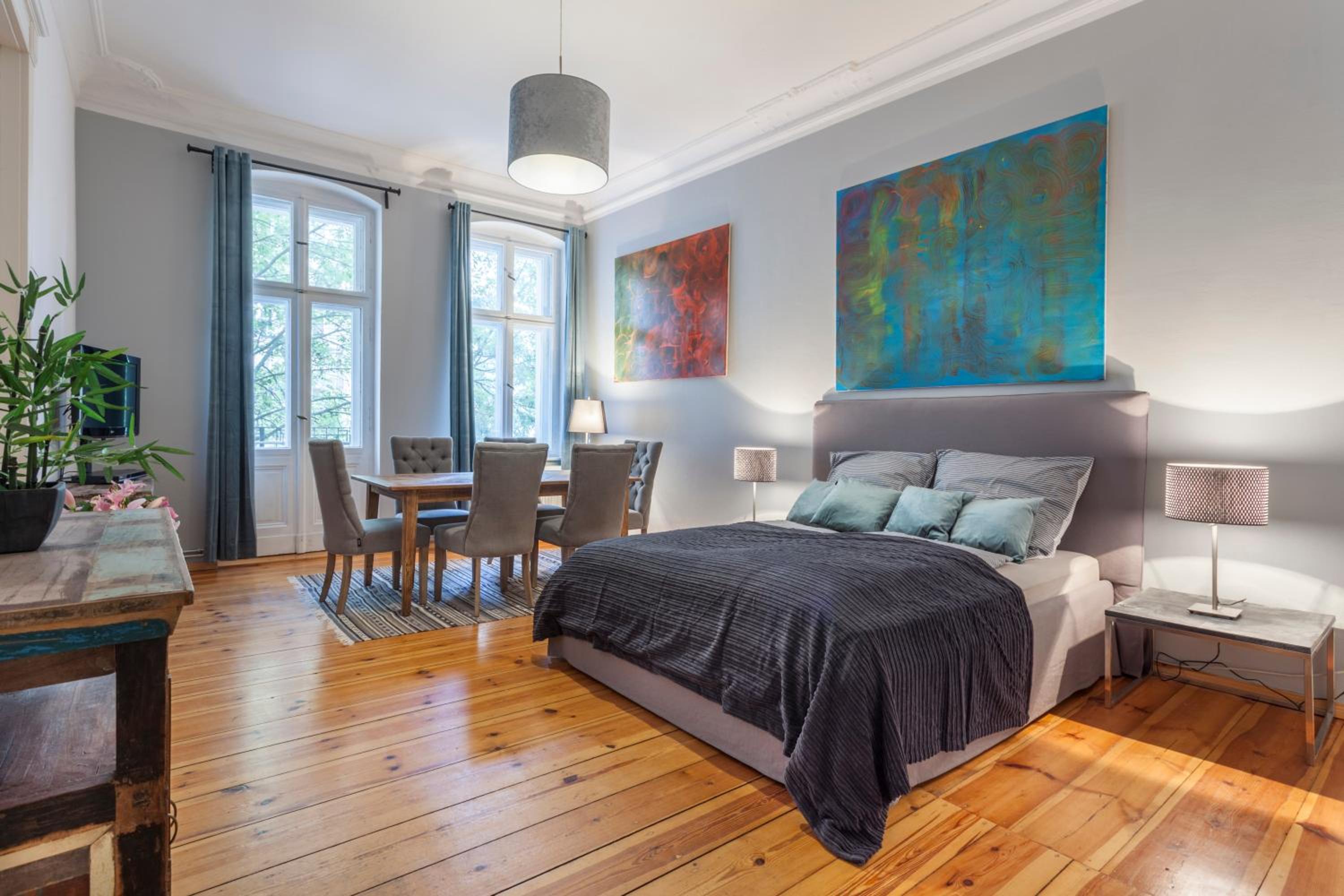 Three-Bedroom Apartment photo 2