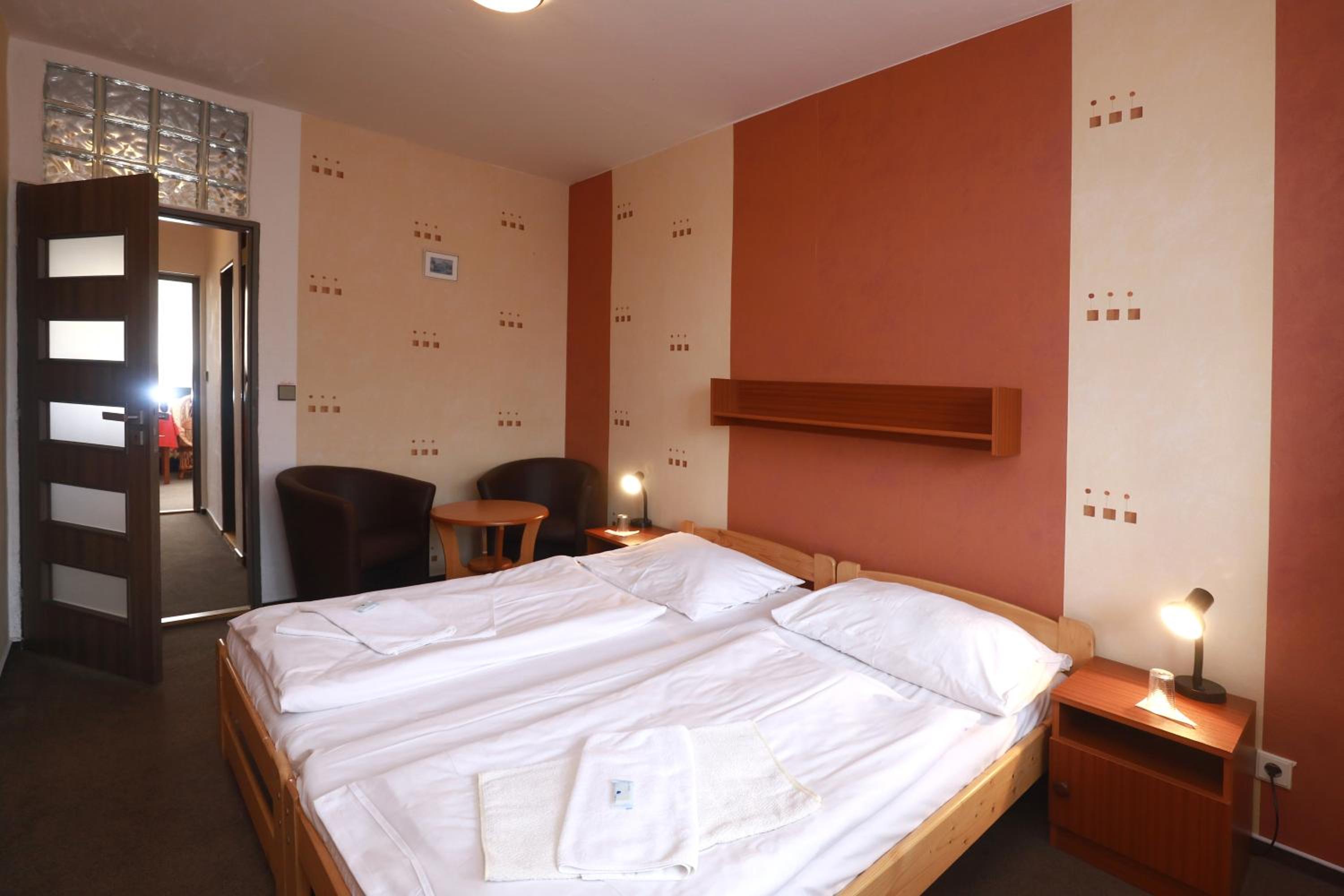 Deluxe Double or Twin Room photo 3