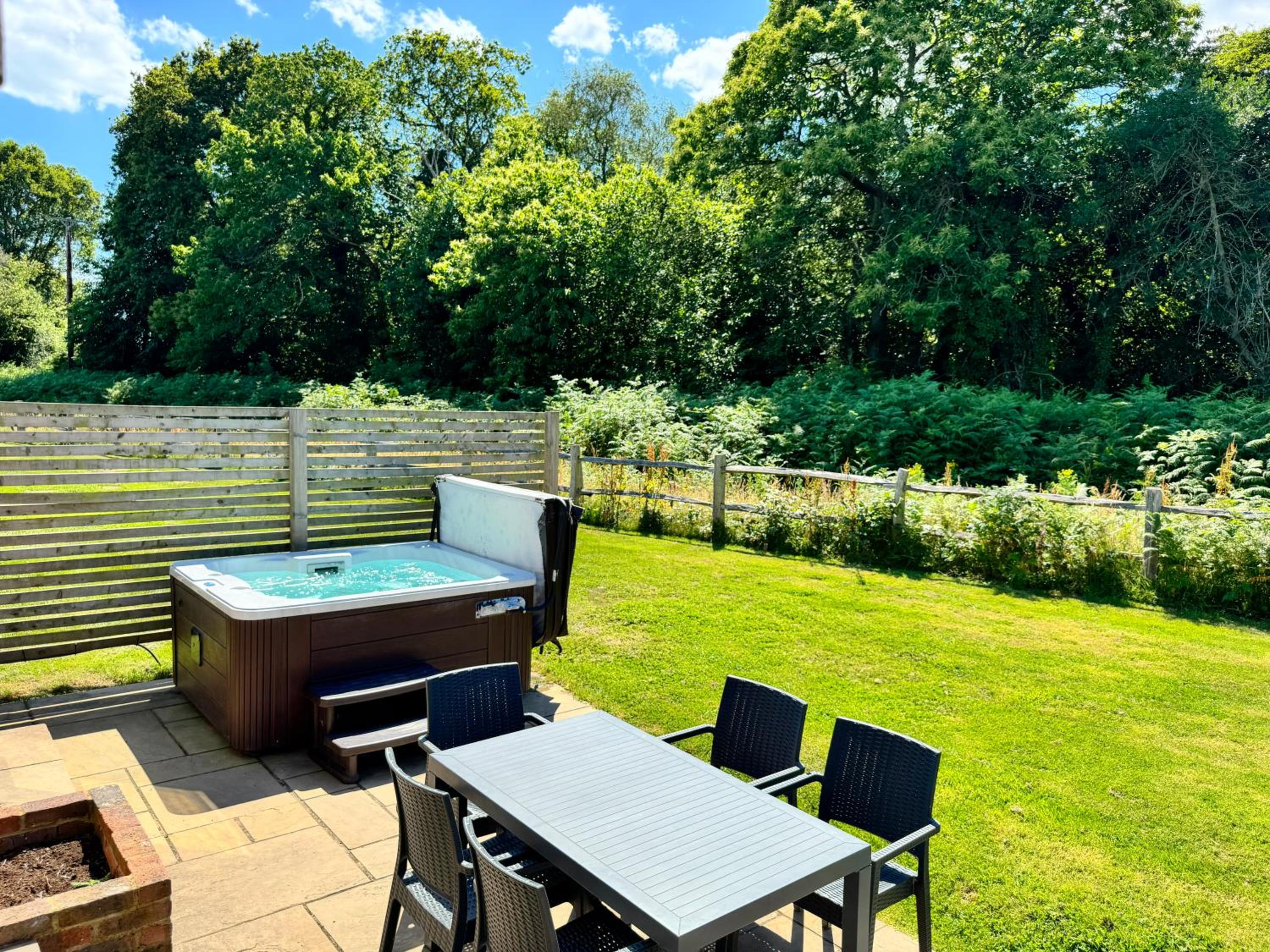 Three-Bedroom Signature Lodge with Hot Tub