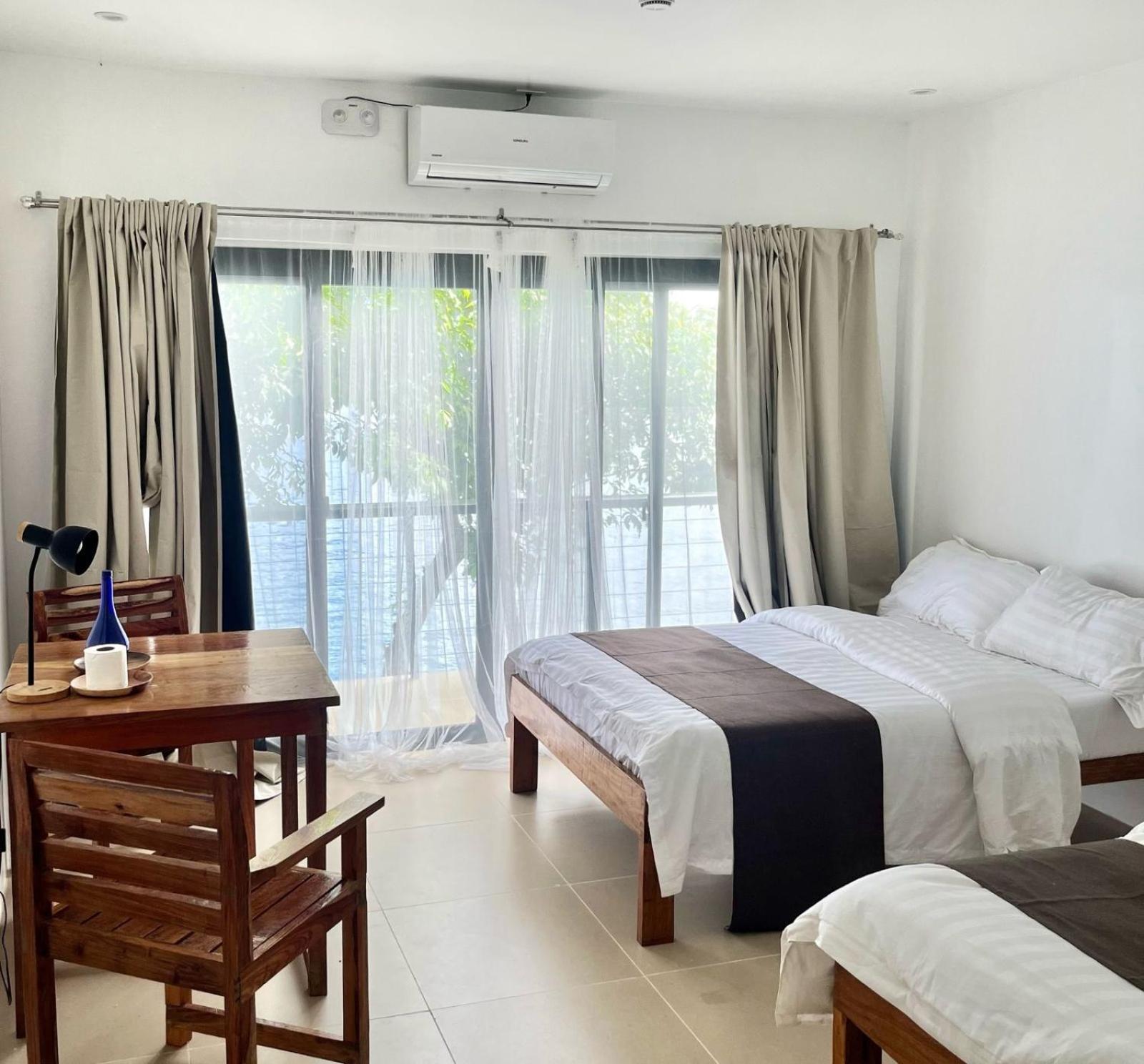 Double Room with Balcony and Sea View photo 1