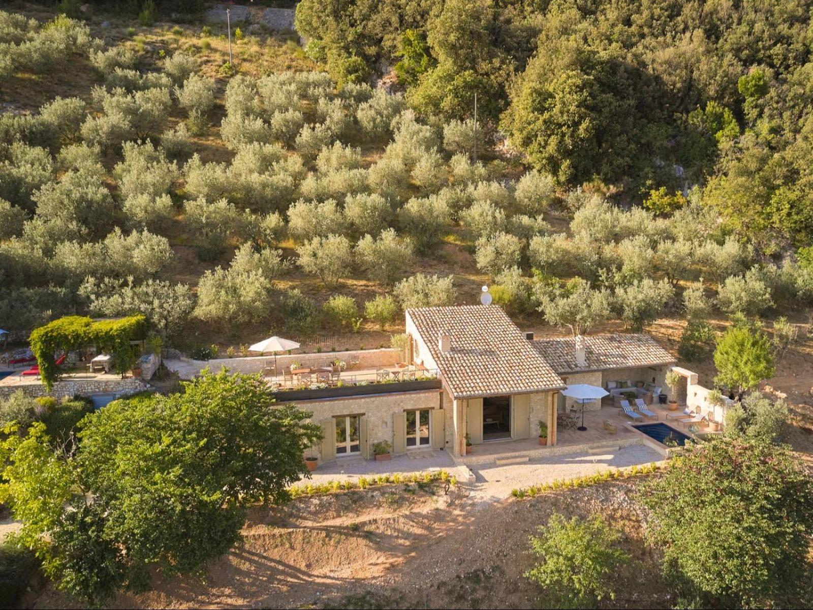 Luxury Villa photo 1