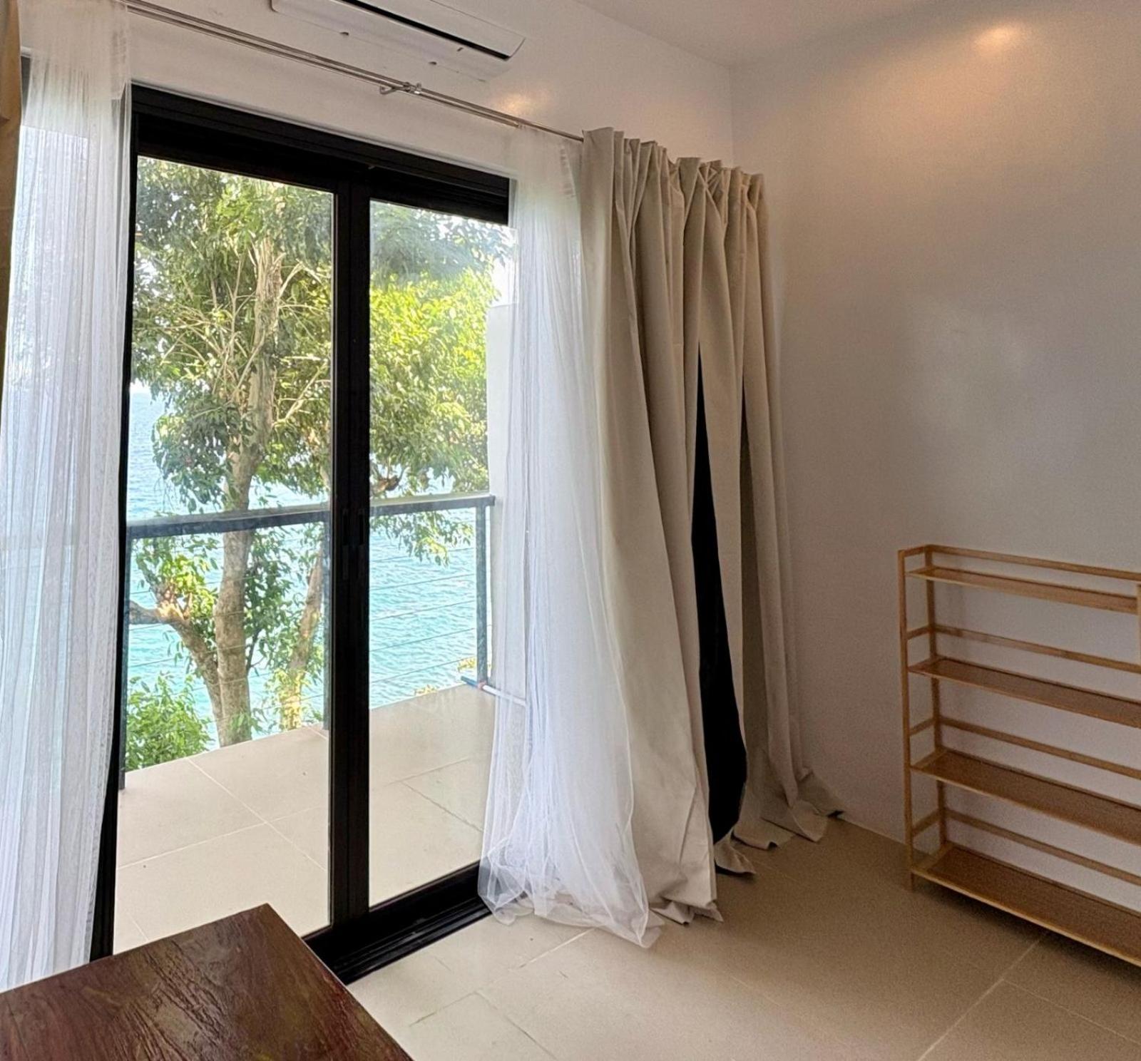 Double Room with Balcony and Sea View photo 3