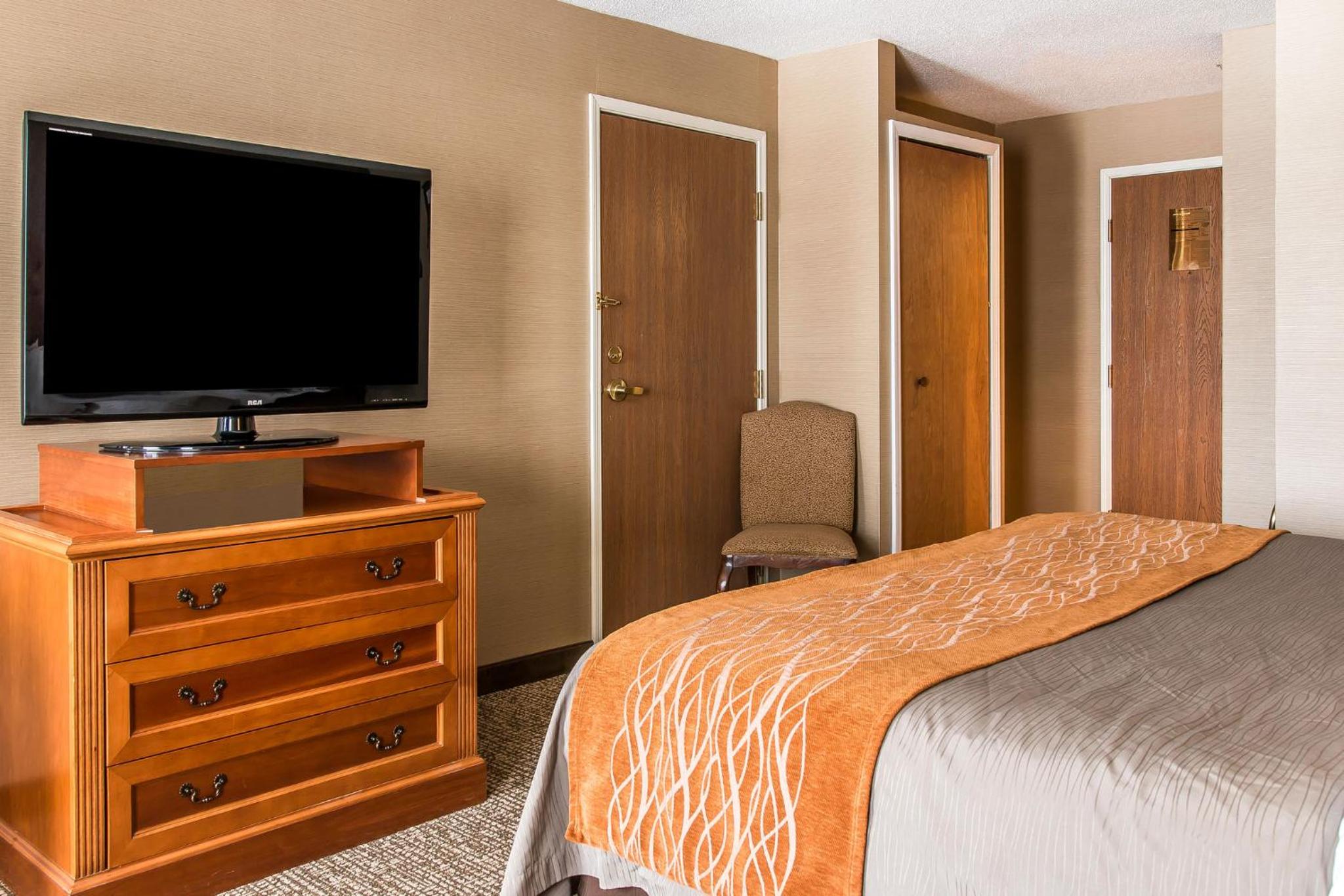King Room - Non-Smoking photo 2