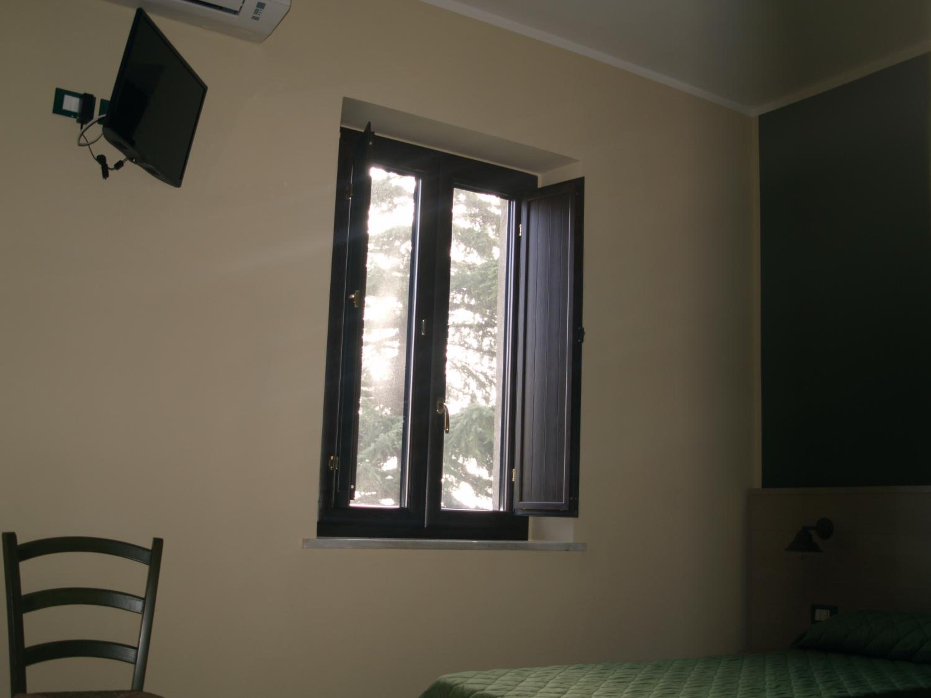 Superior Deluxe Double or Twin Room  photo 1