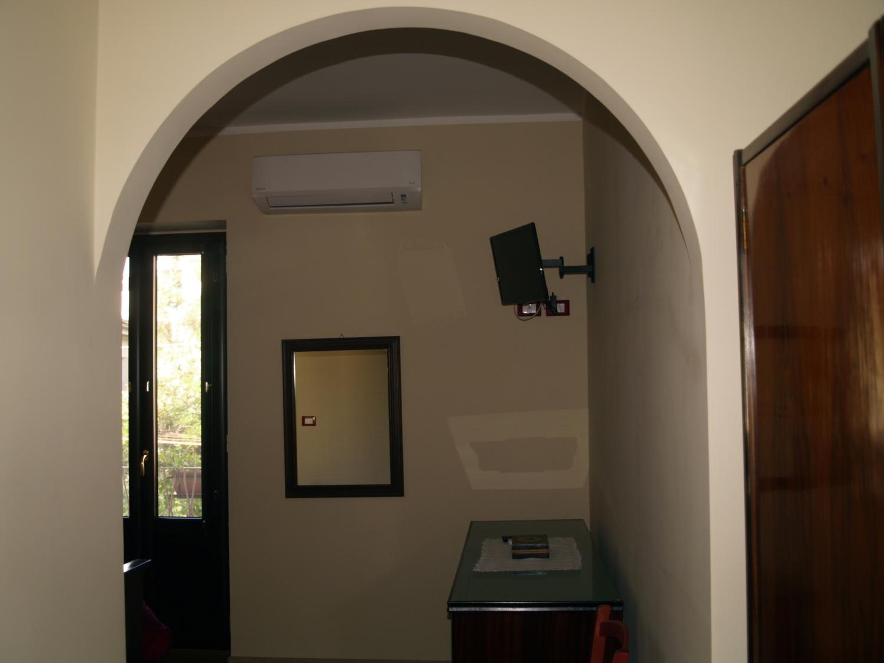 Deluxe Double Room with Balcony photo 1