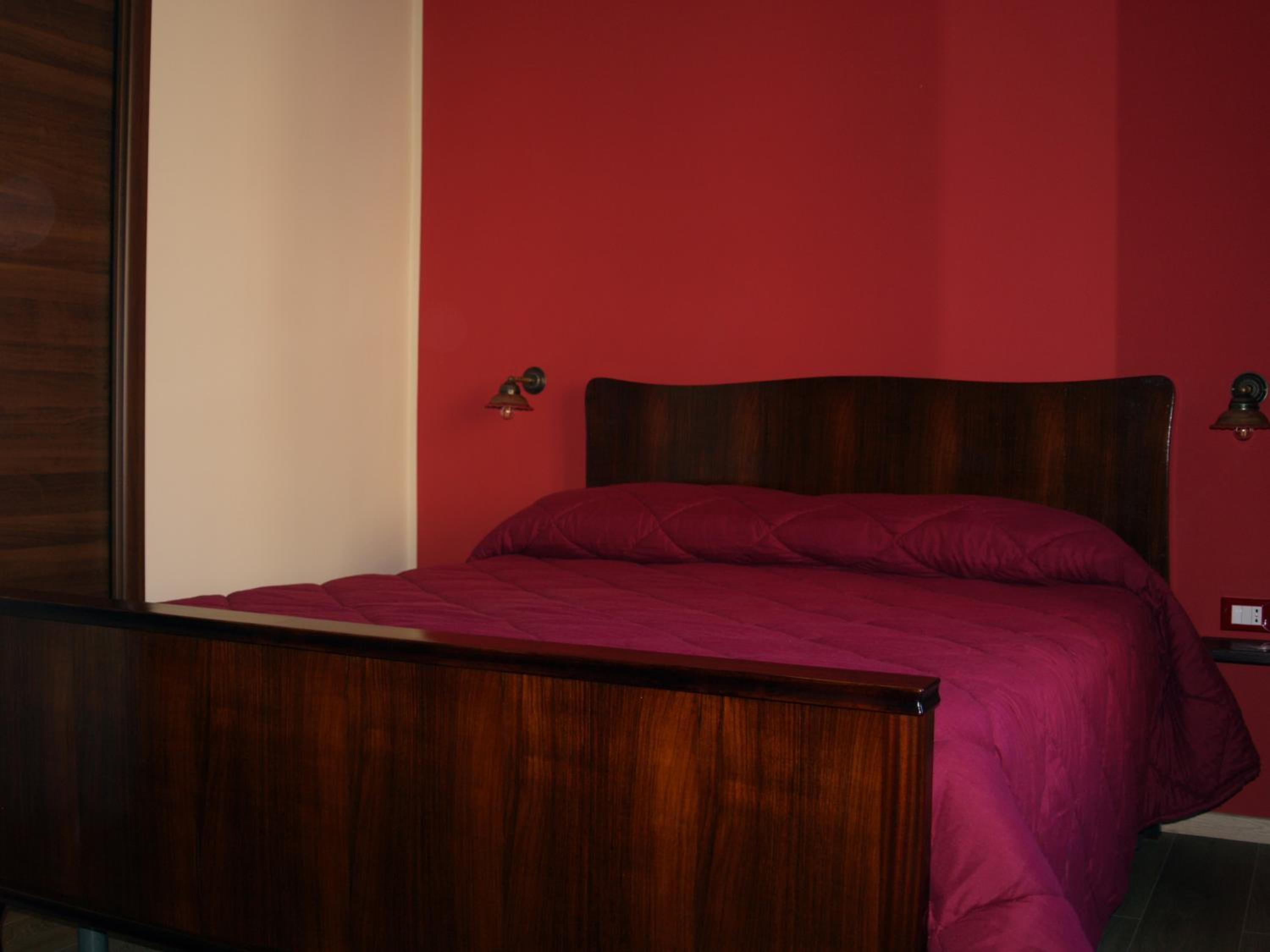 Deluxe Double Room with Balcony photo 2