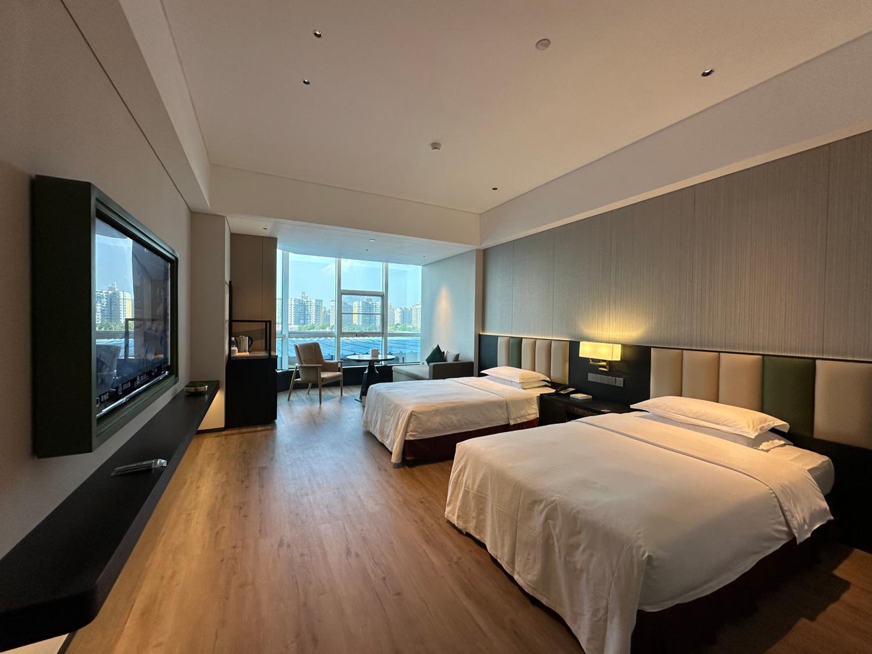 Deluxe Double or Twin Room with Balcony photo 2