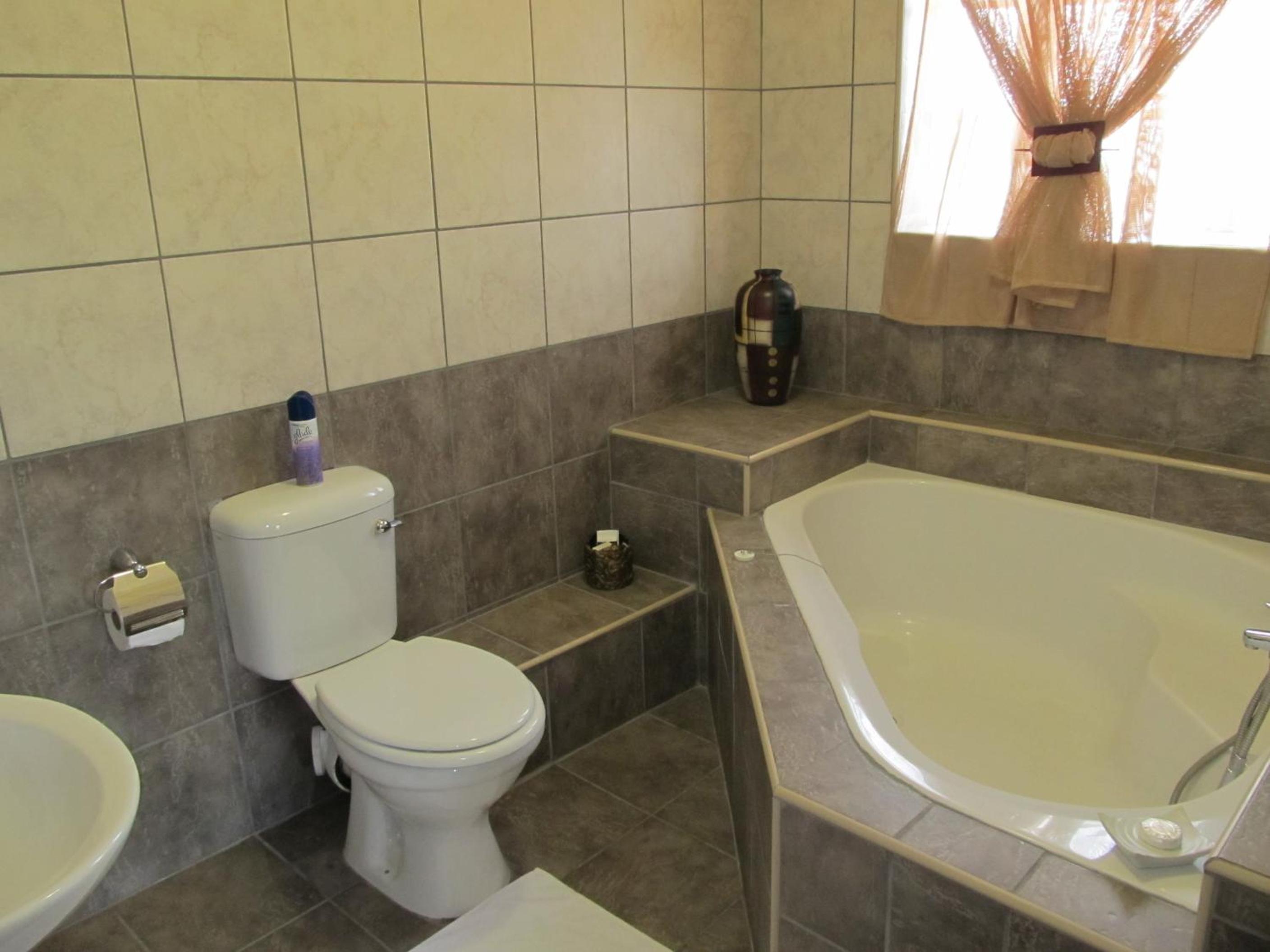 Superior Double or Twin Room with Garden View - Photo 2