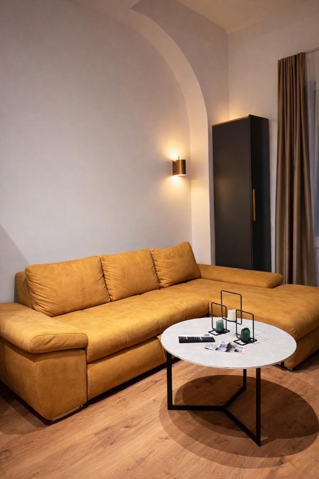 Deluxe King Suite