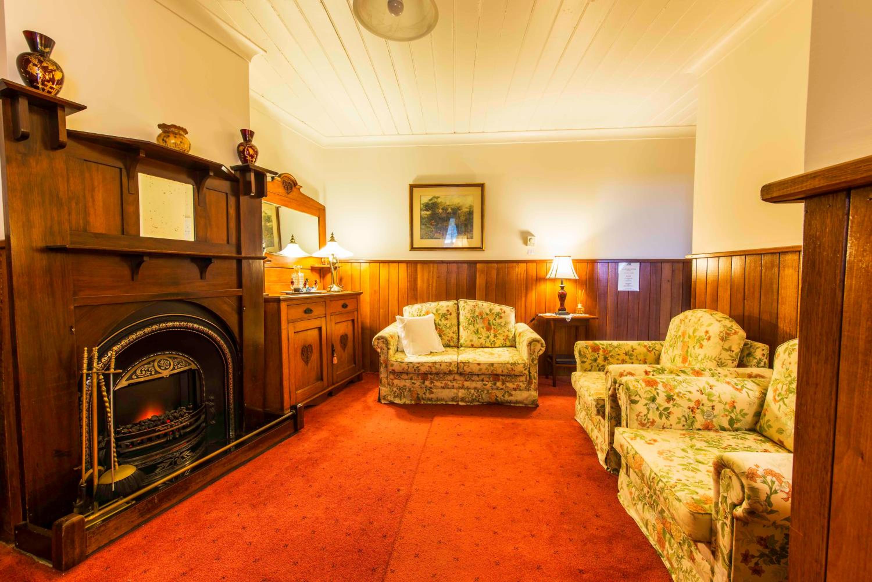 Queen Room with Kitchen photo 1