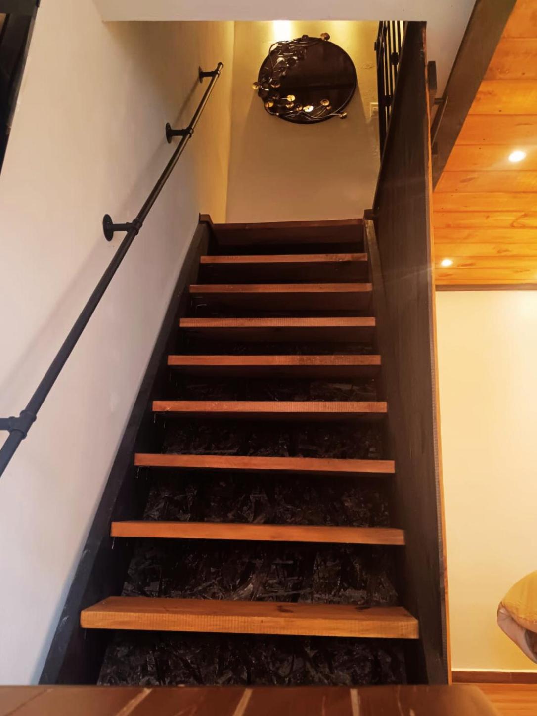 Studio - Split Level