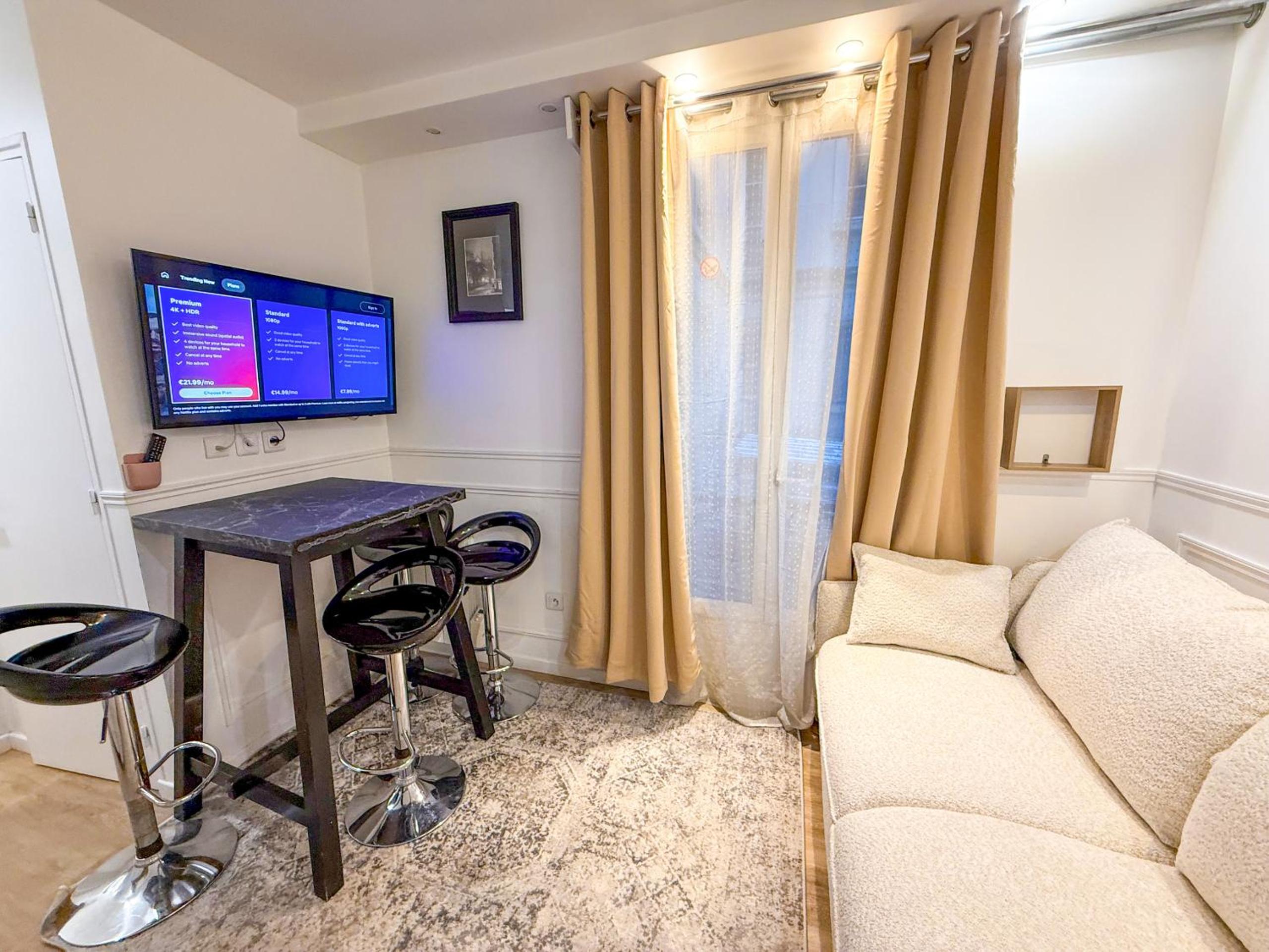 Apartment photo 2
