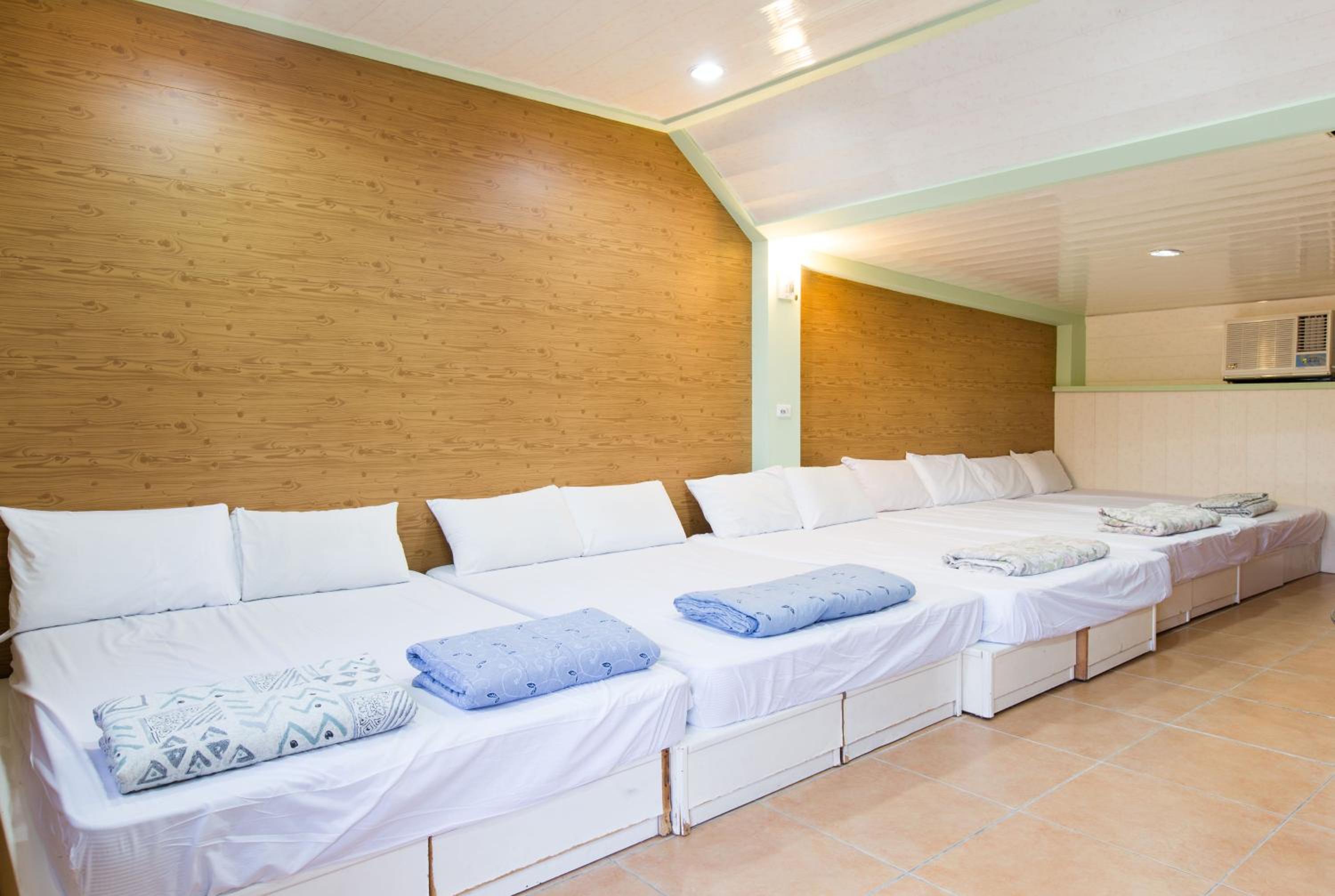 Holiday Home (10 Adults) photo 1