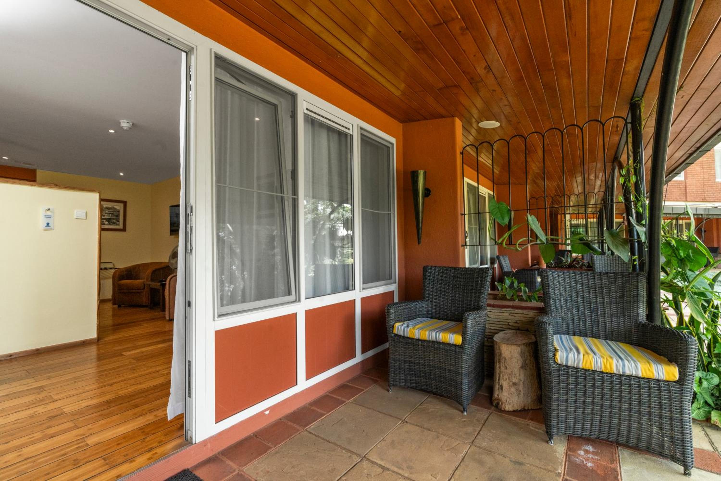 King Suite with Walk-In Shower and View - Patio/Disability Access/Non-Smoking photo 2