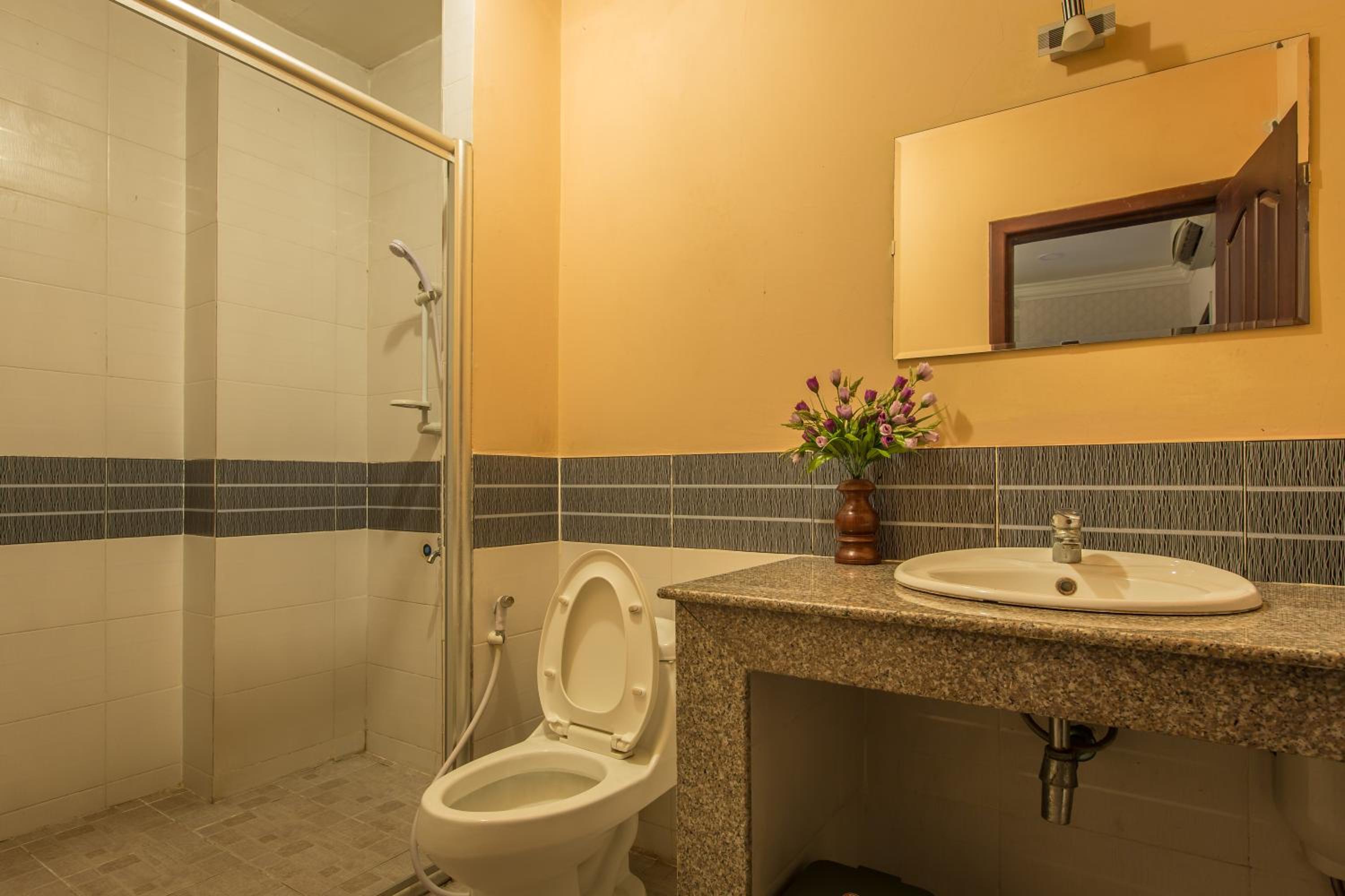 Two-Bedroom Apartment with Balcony photo 1