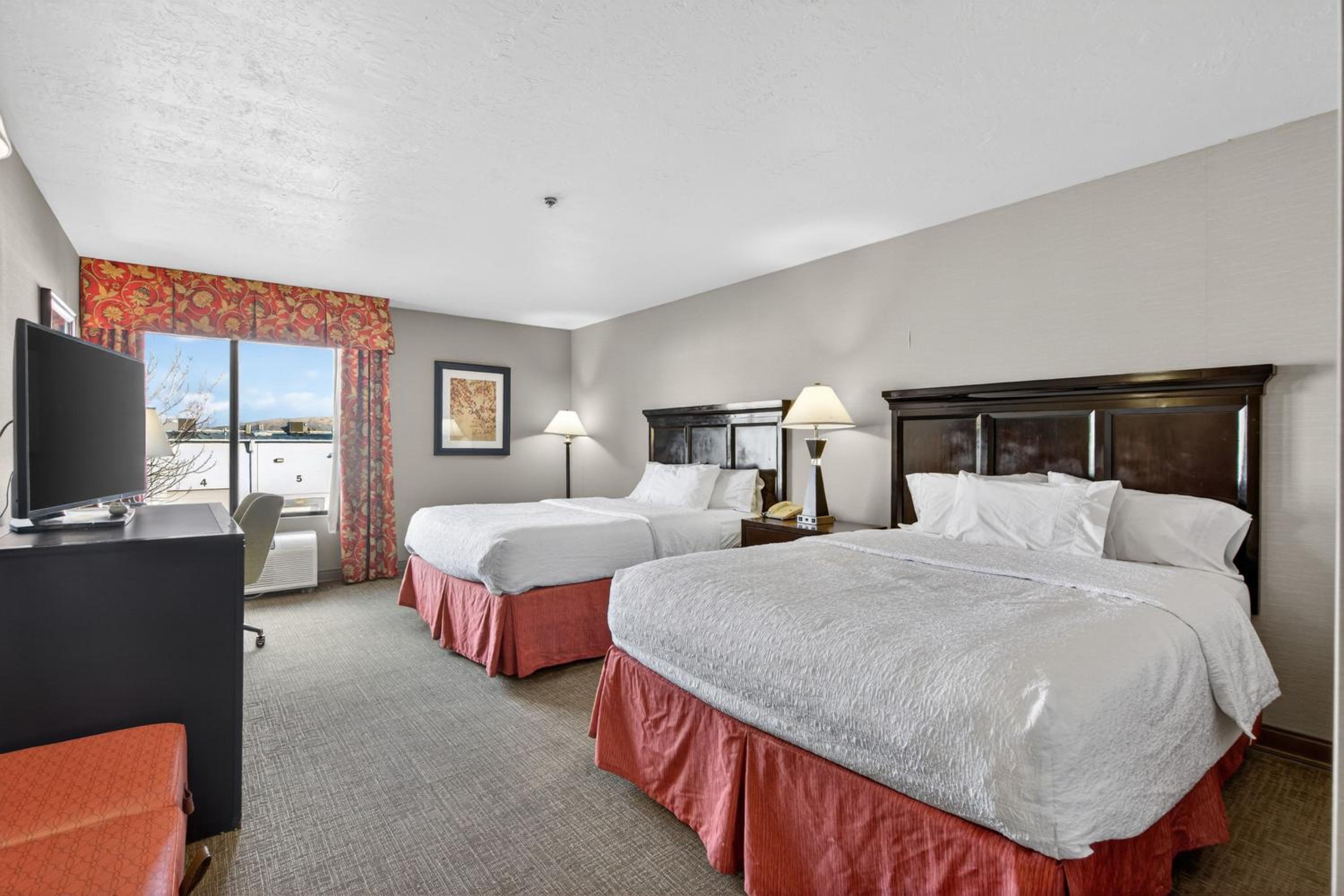 Queen Room with Two Queen Beds - Photo 1