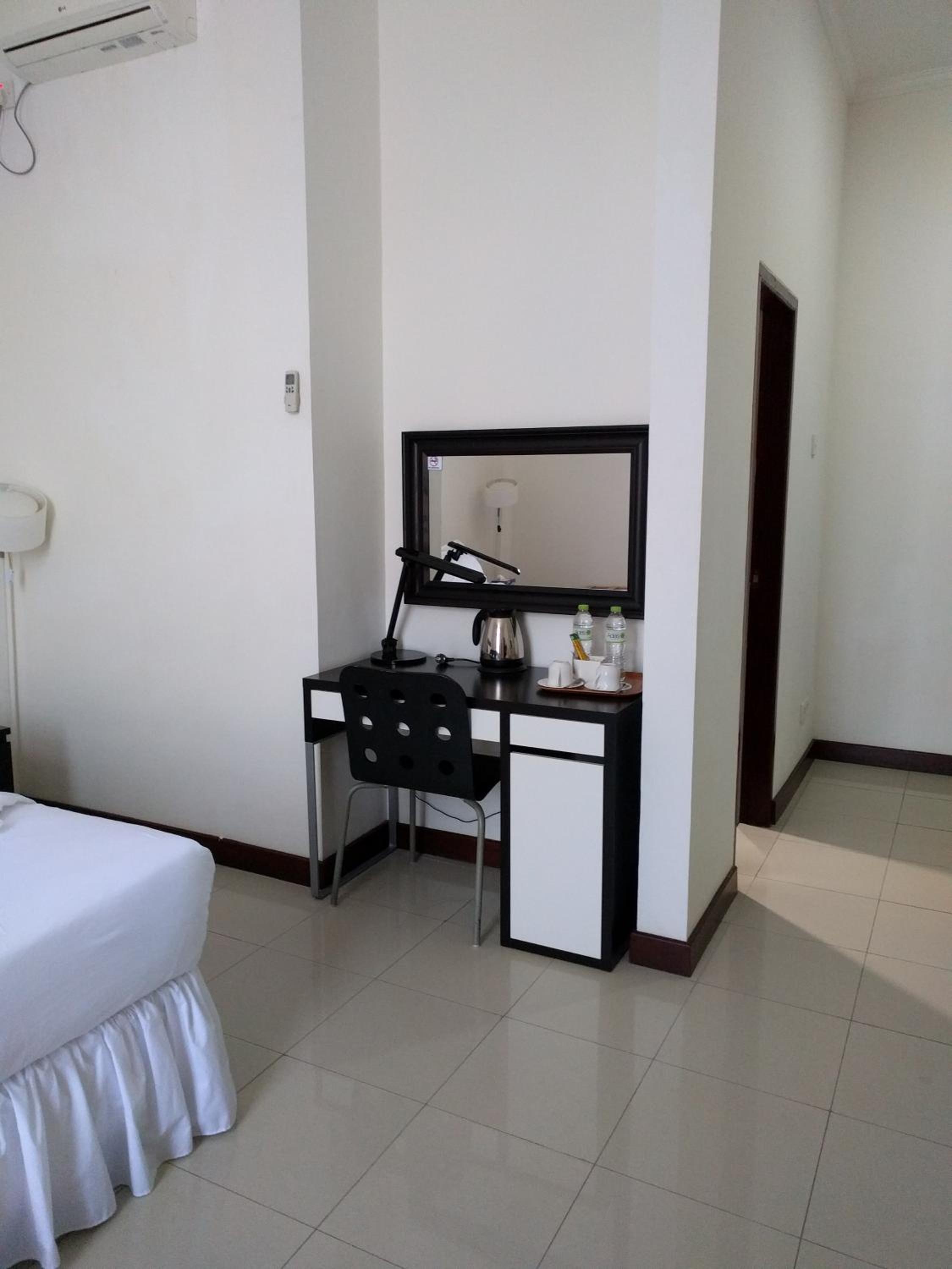 Deluxe Twin Room photo 3