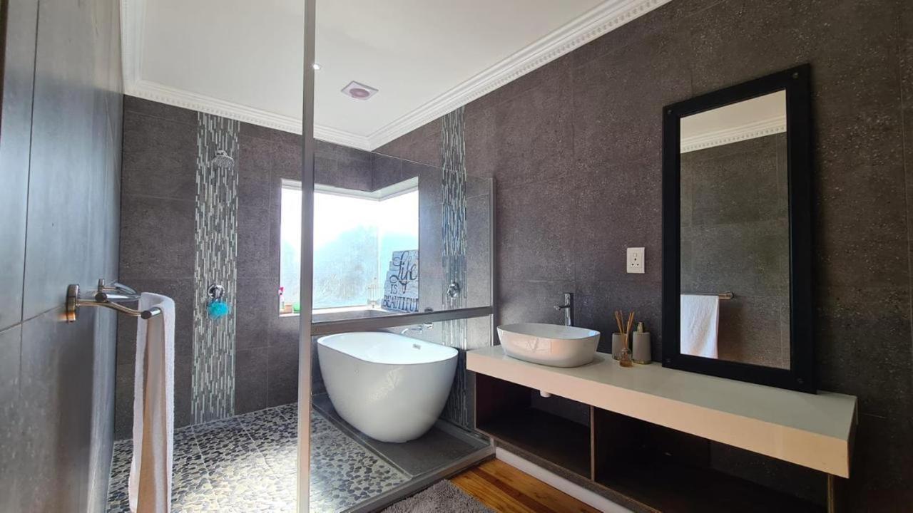 Comfort King Room