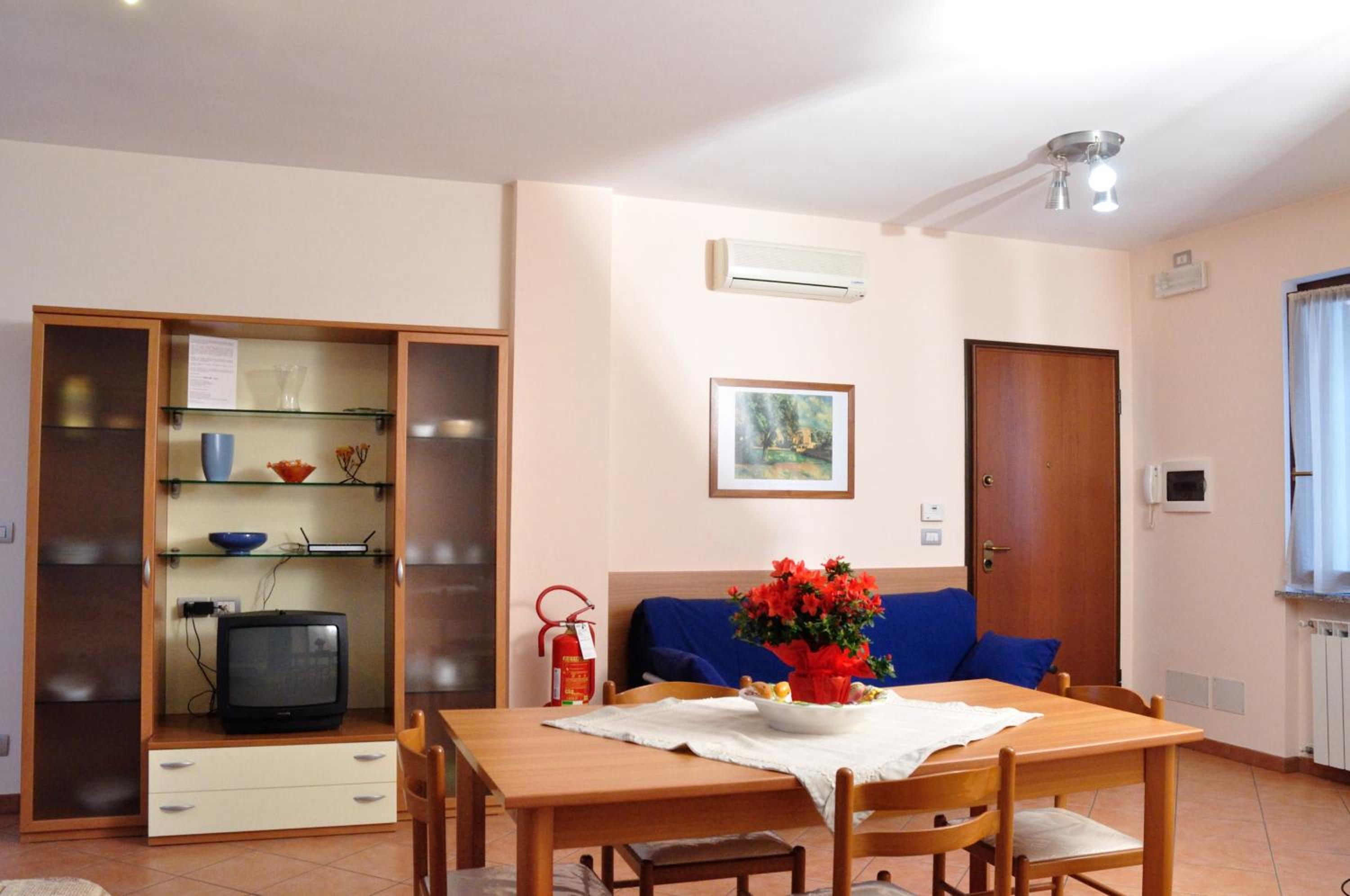 Studio Apartment photo 1