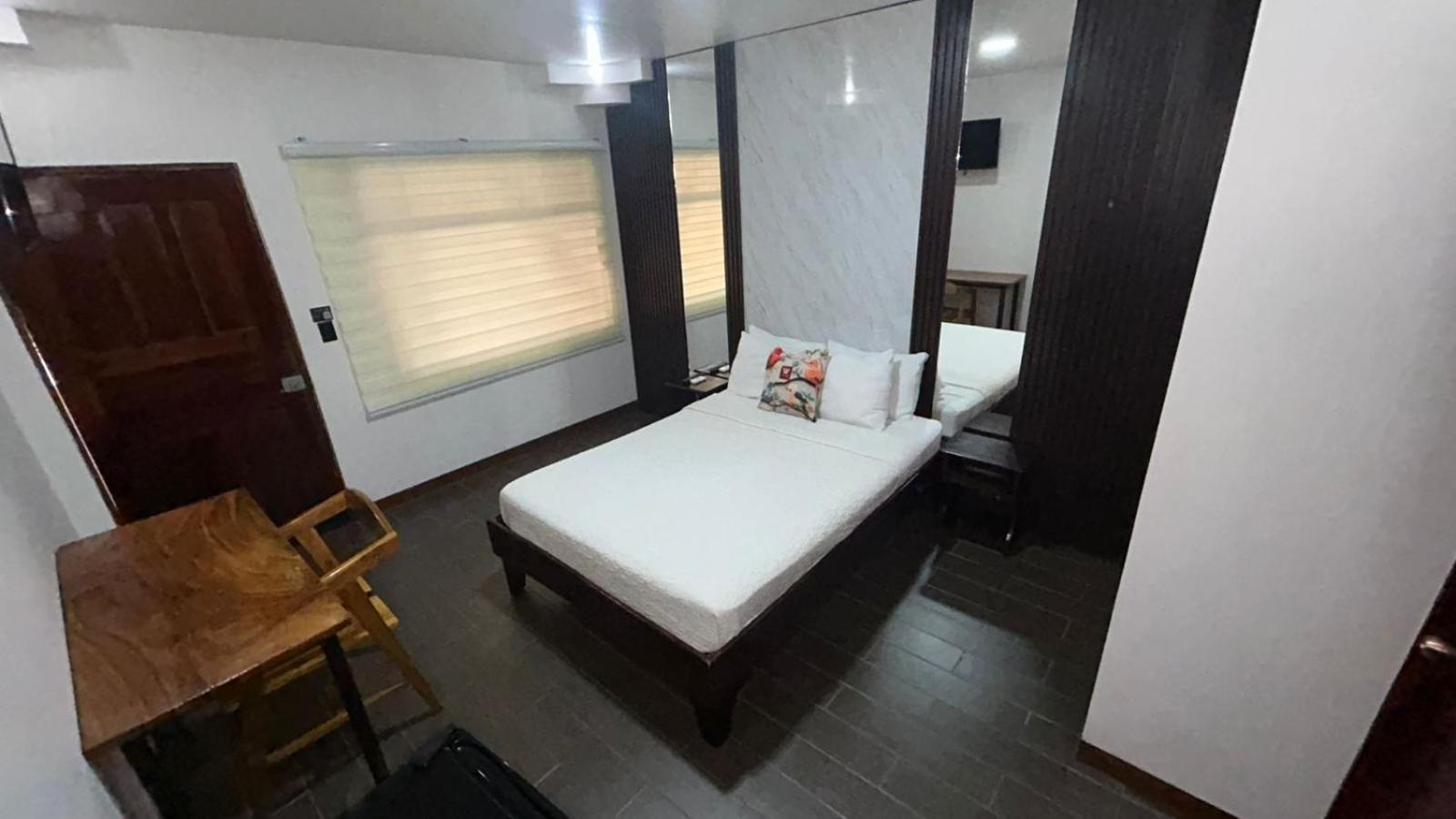Double or Twin Room photo 2