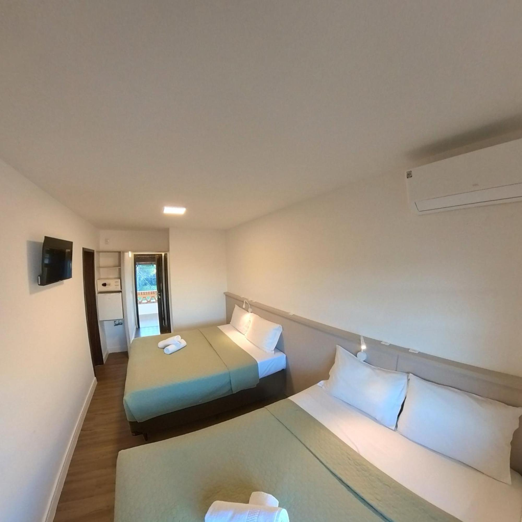 Quadruple Room - Photo 4