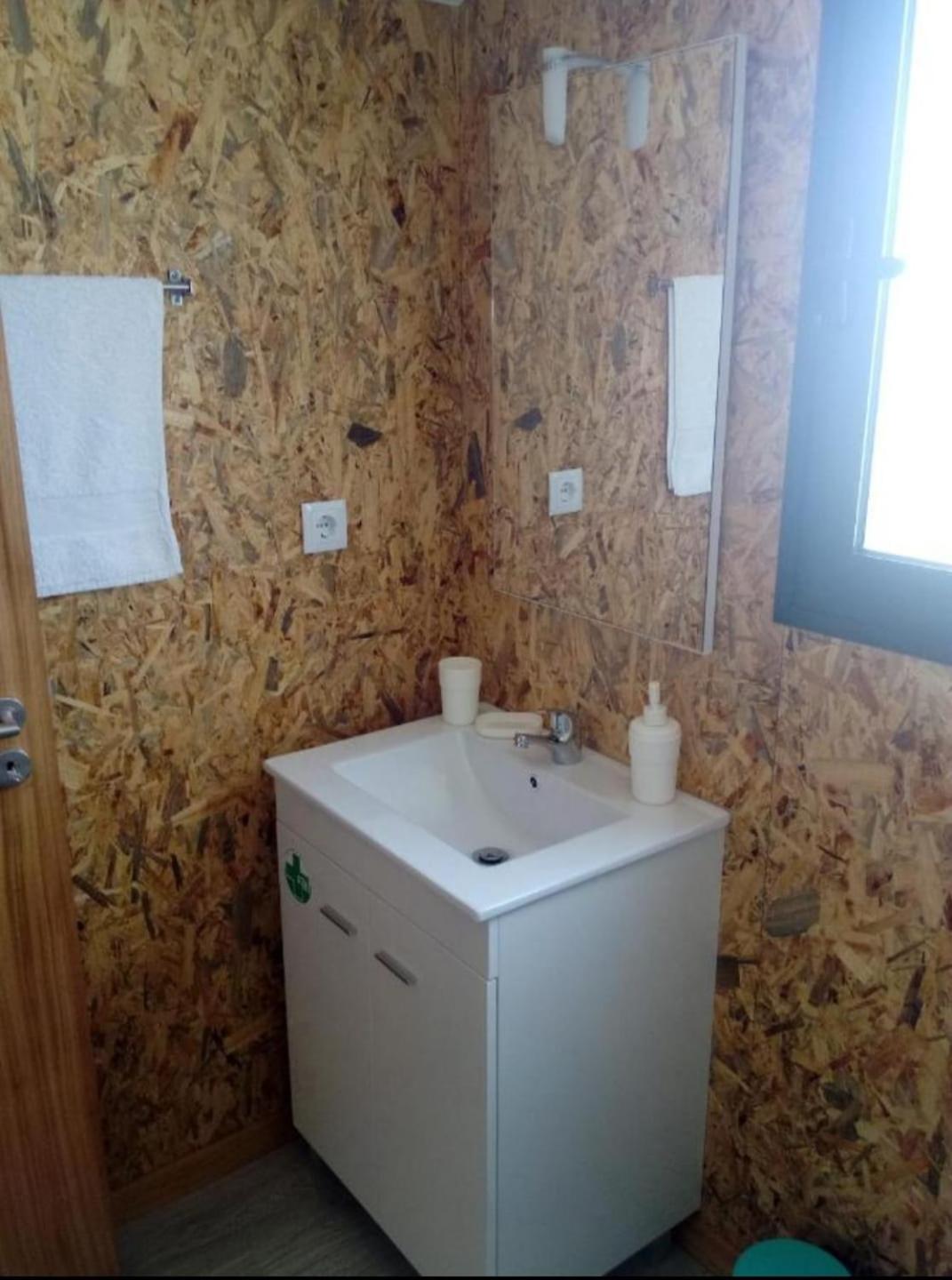 One-Bedroom House photo 3