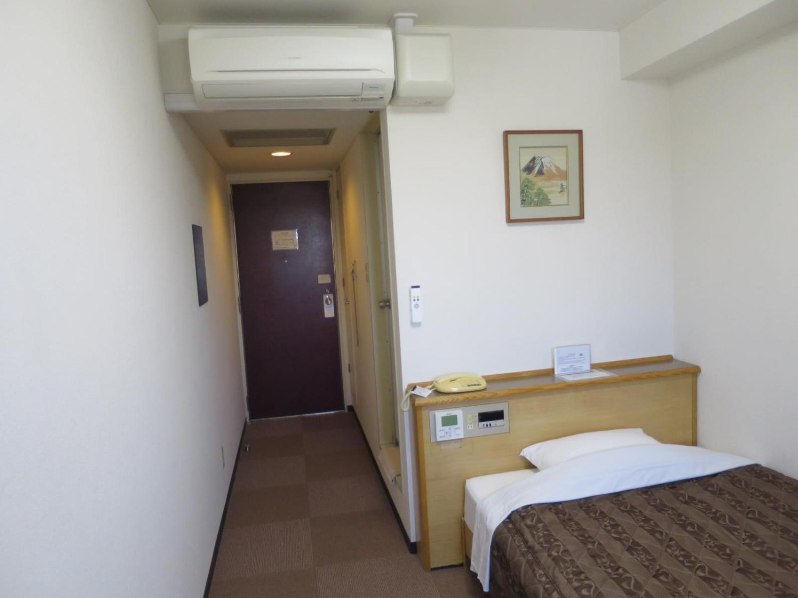 Single Room - Non-Smoking photo 2