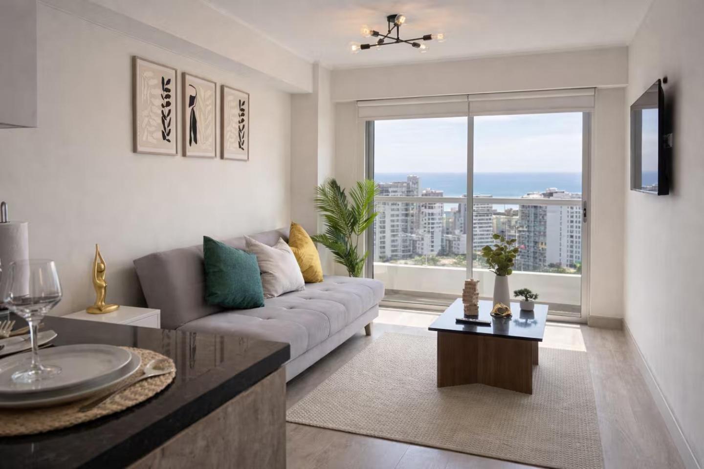 One-Bedroom Apartment with Balcony and City View photo 1