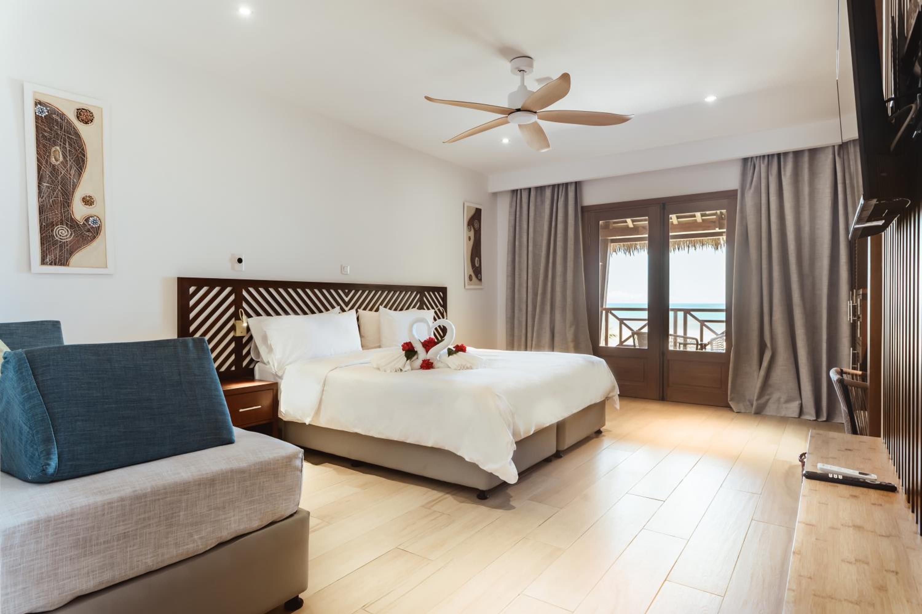 Double Room with Sea View - Photo 4