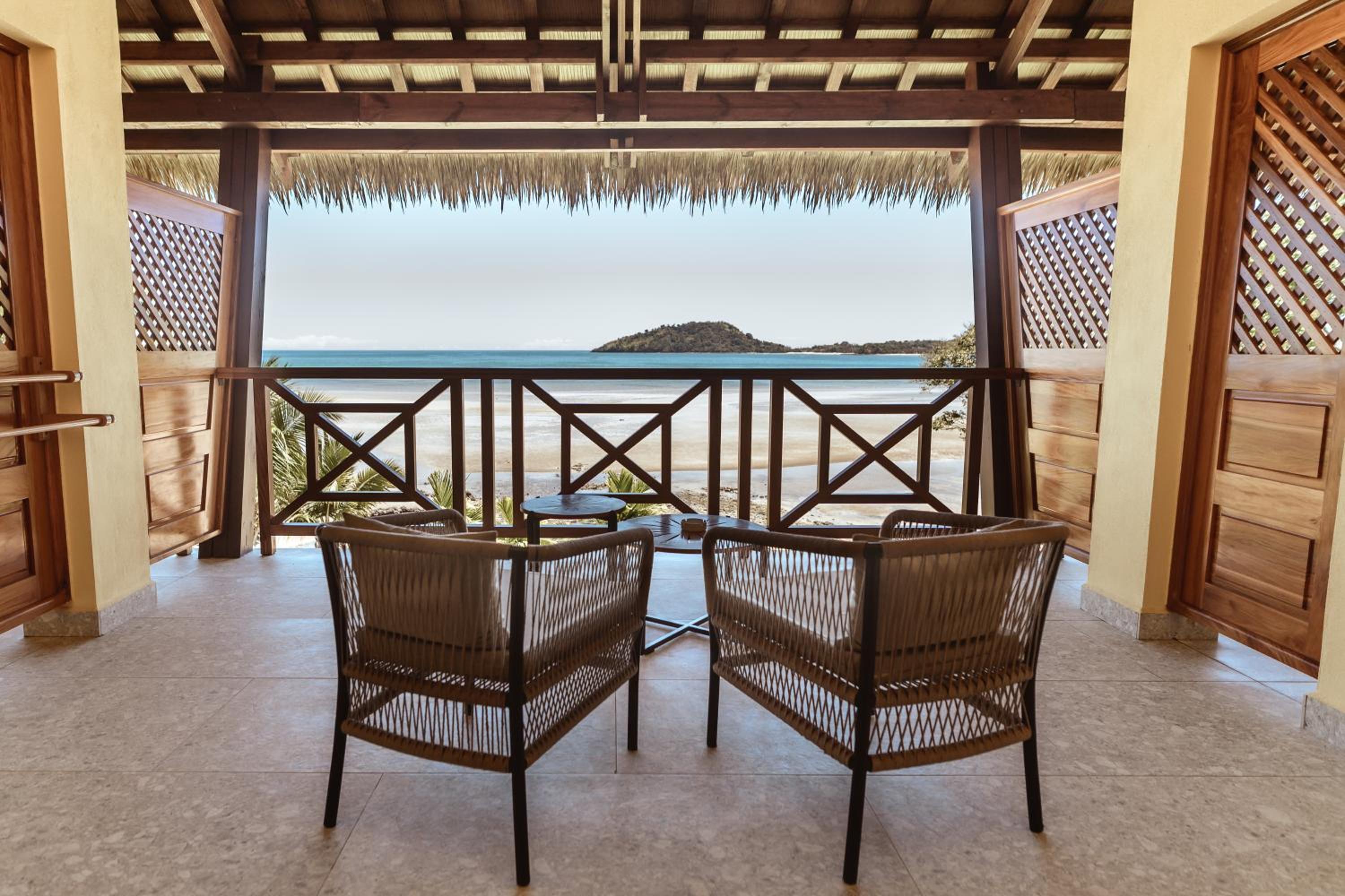 Double Room with Sea View - Photo 6
