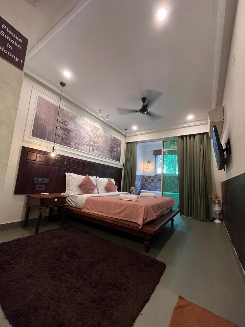 Deluxe Suite with Spa Bath photo 1