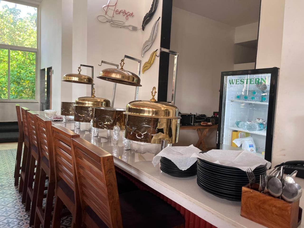 Queen suite - 10% off on food + free parking + high speed internet  photo 2