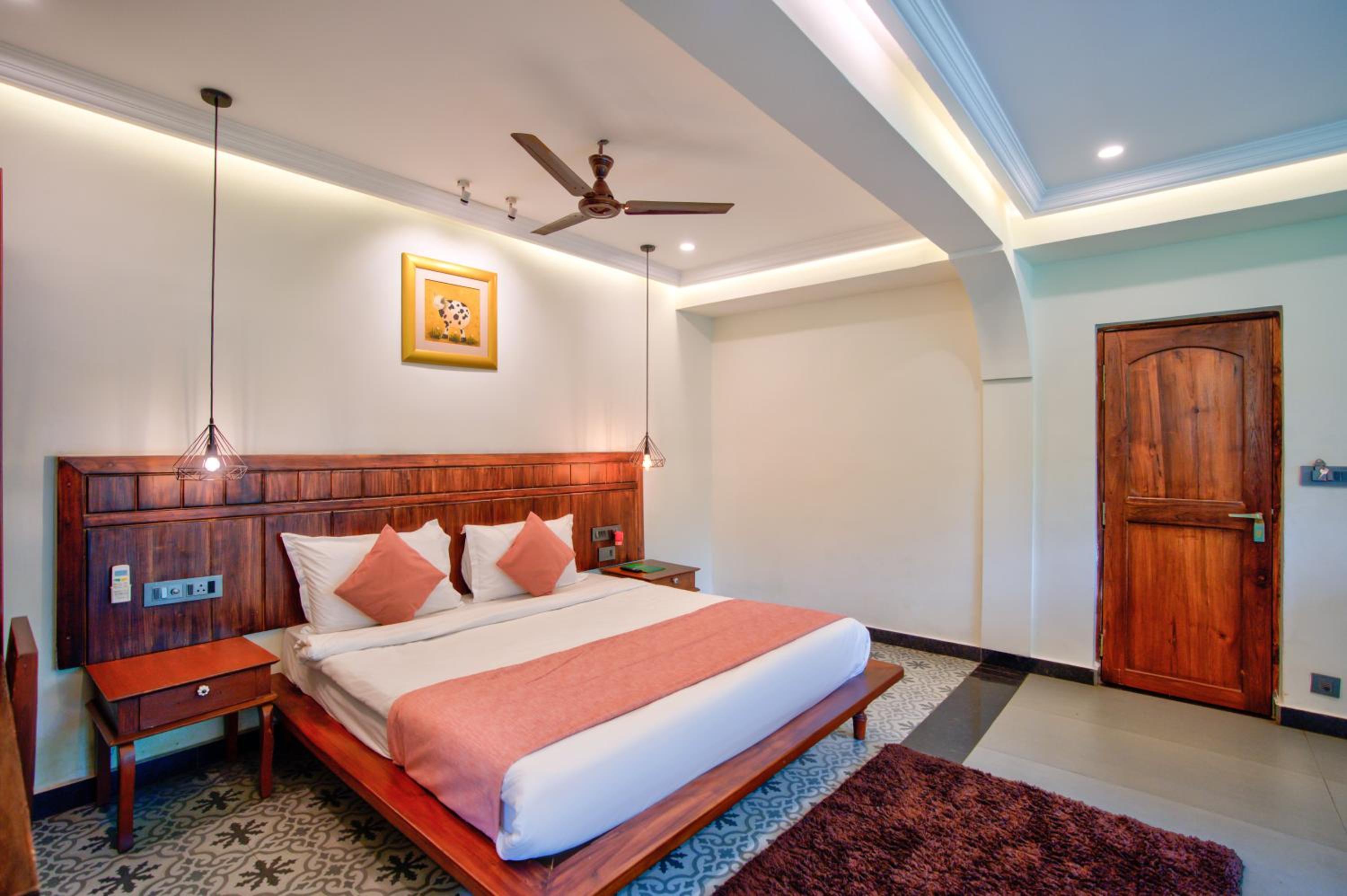 King suite -20% off on food + Bed Tea + Poolside Room photo 2