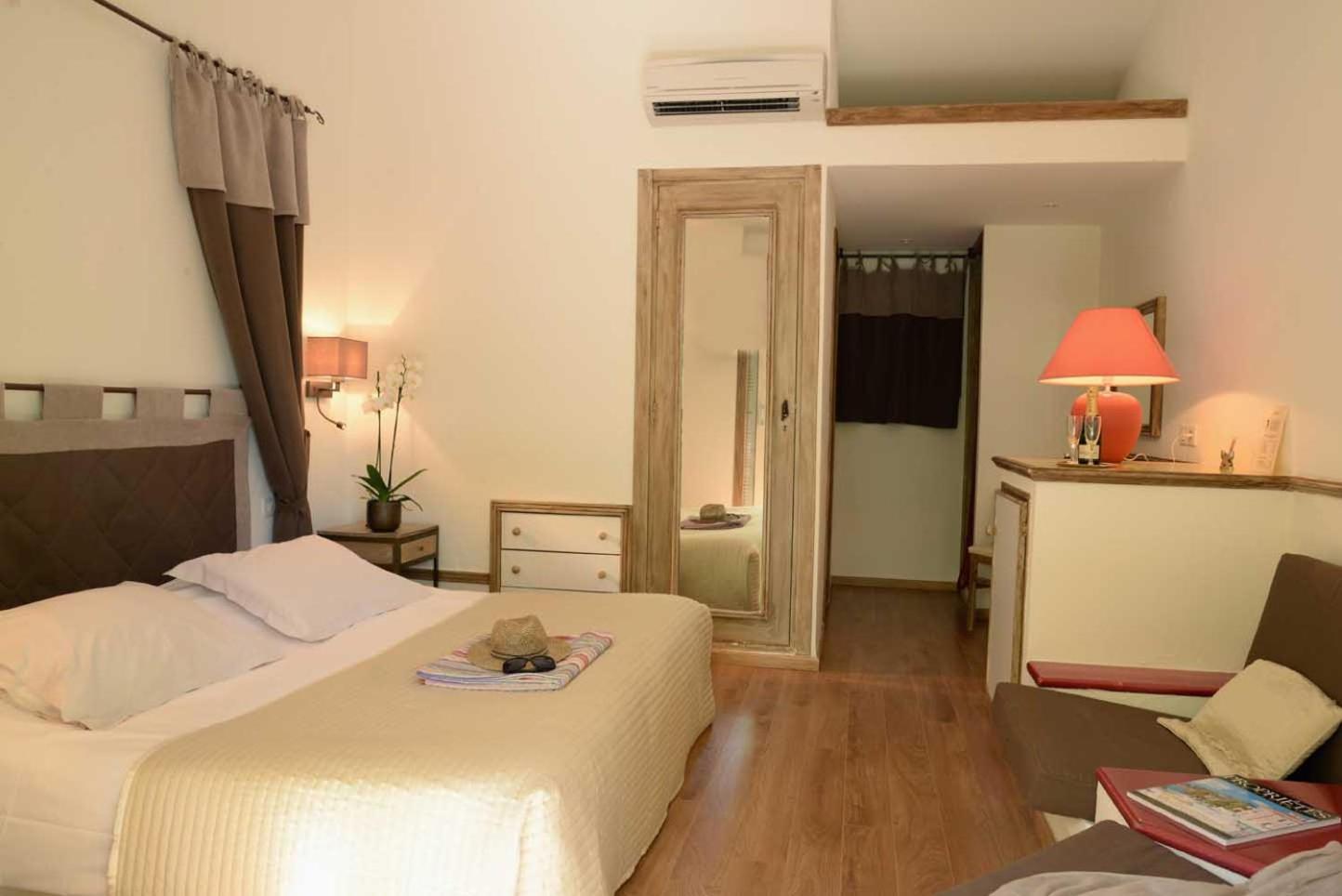 Standard Double or Twin Room photo 2