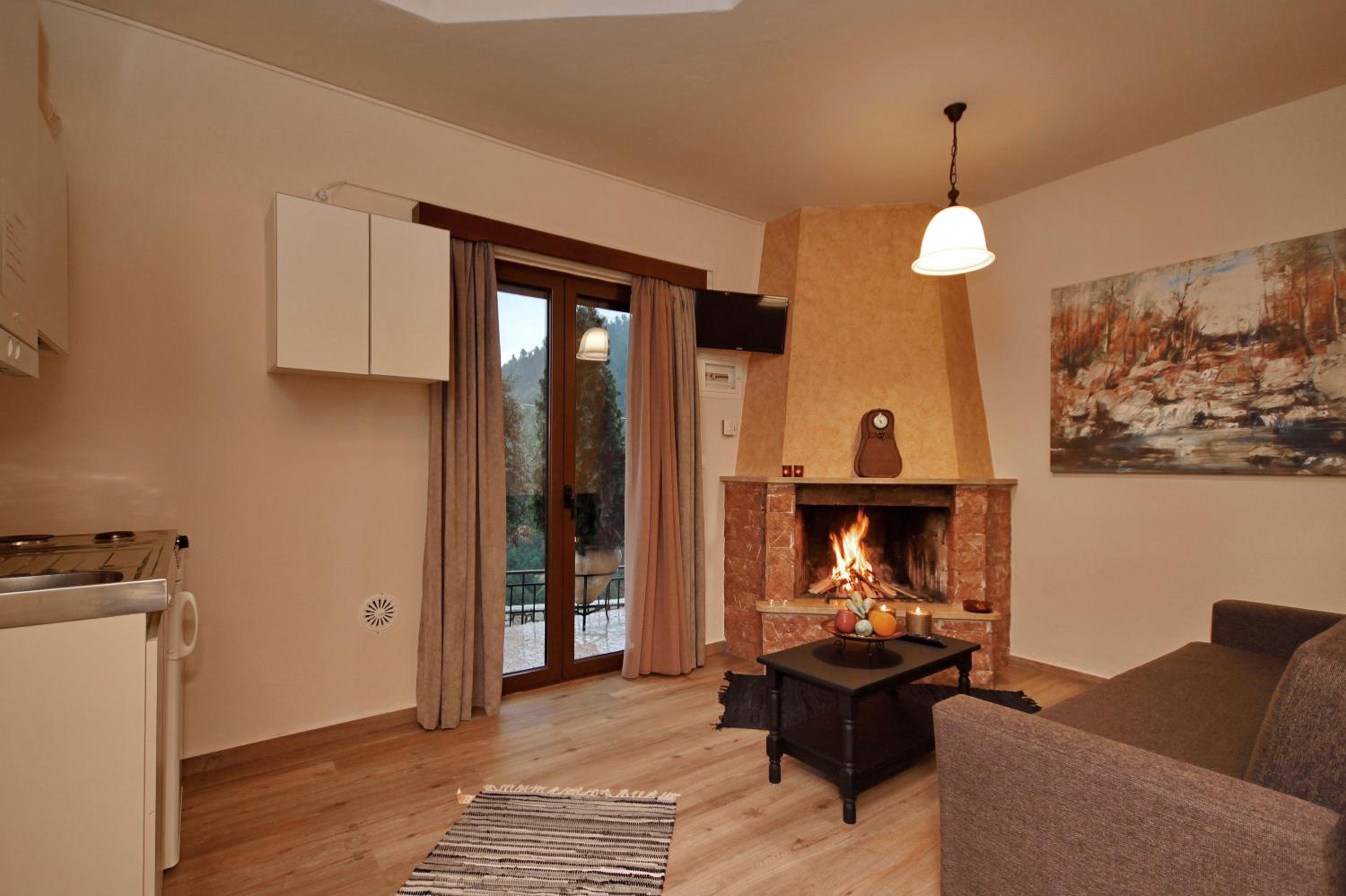 Triple Studio with Fireplace and Mountain View - Split Level, photo 6
