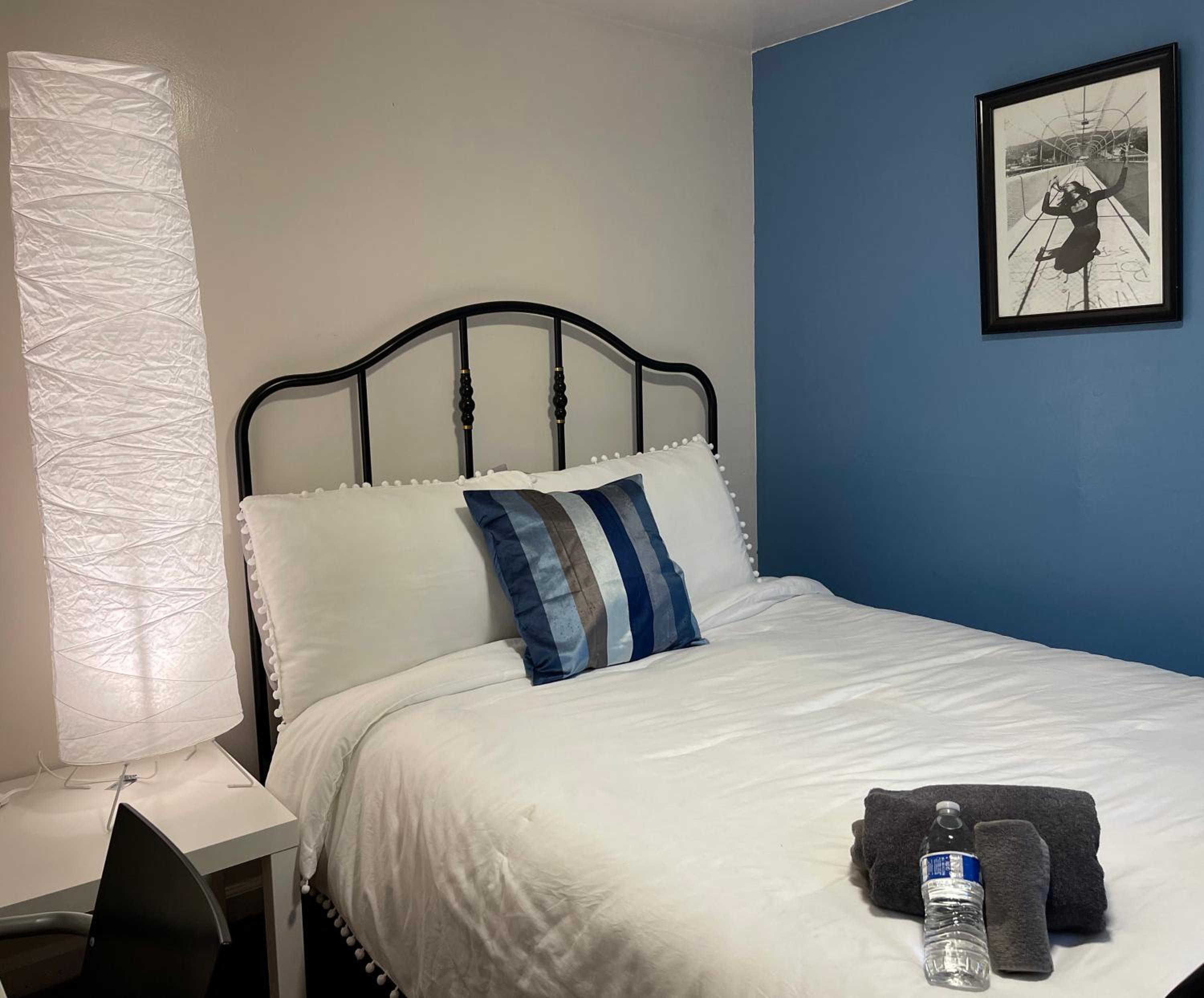 Standard Double Room with Shared Bathroom photo 1