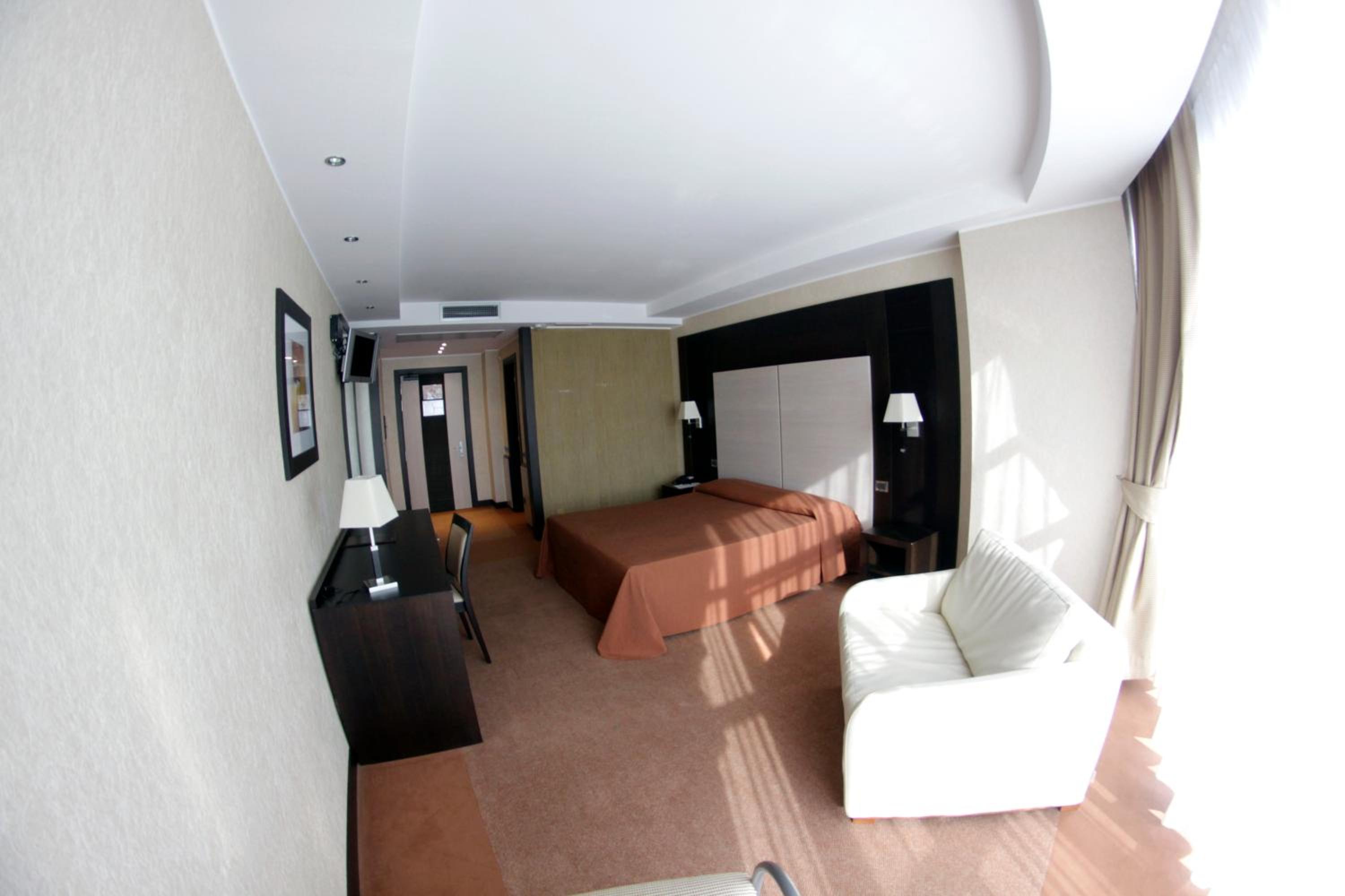 Triple Room - Photo 1