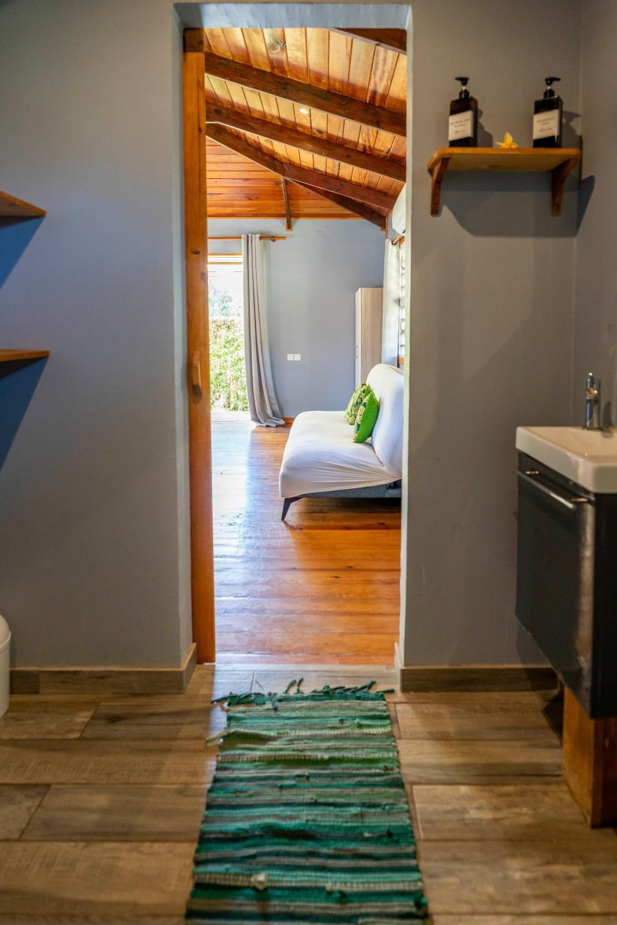 One-Bedroom House photo 1