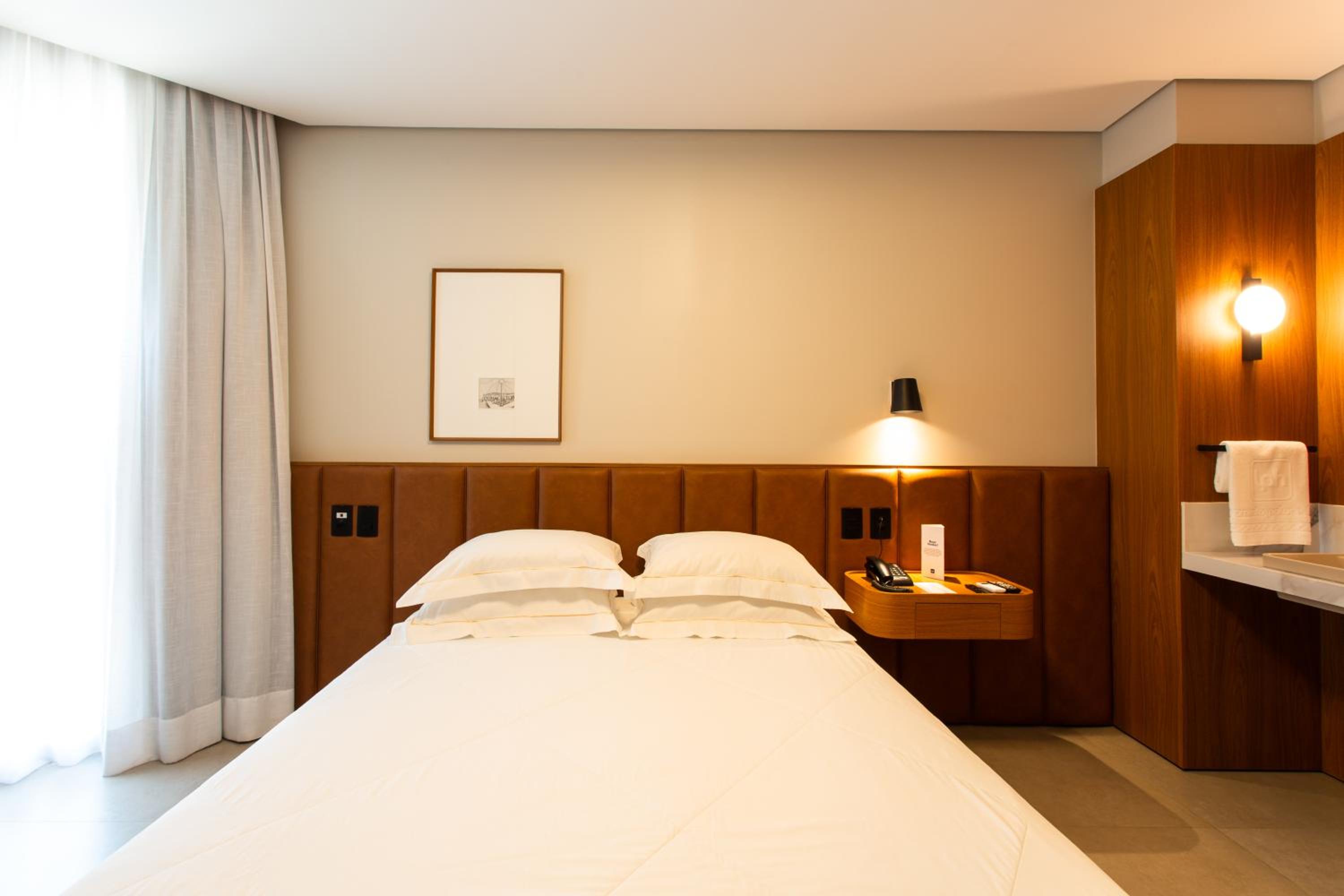 Double Room - Disability Access photo 3